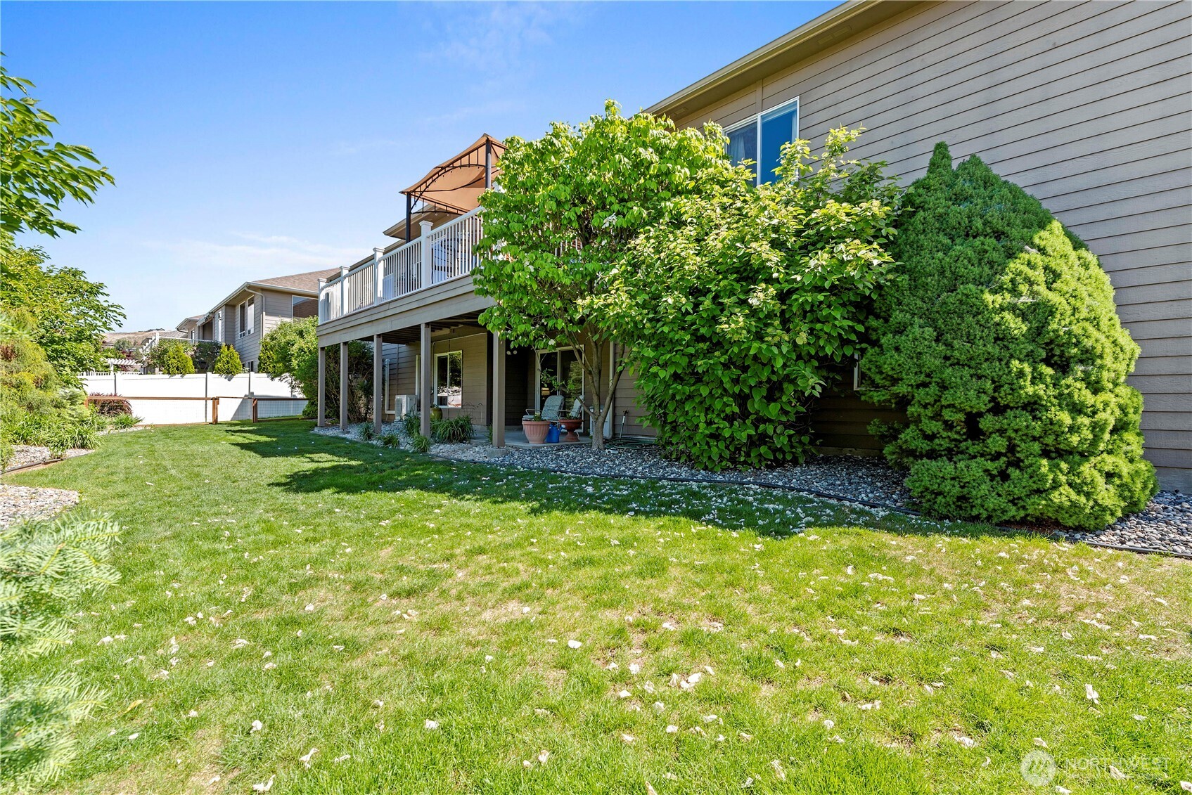 1552 Huntwood Lane