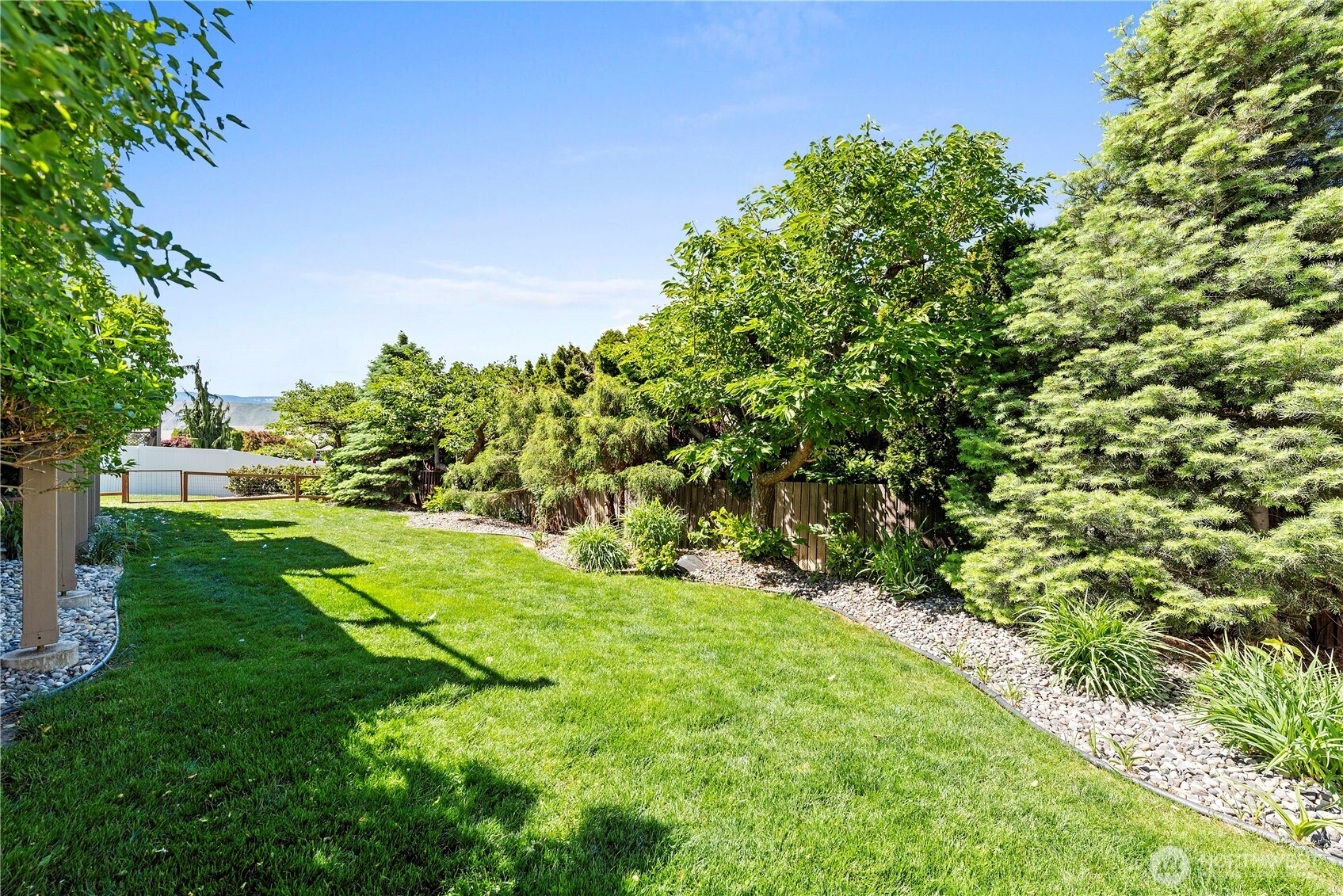 1552 Huntwood Lane