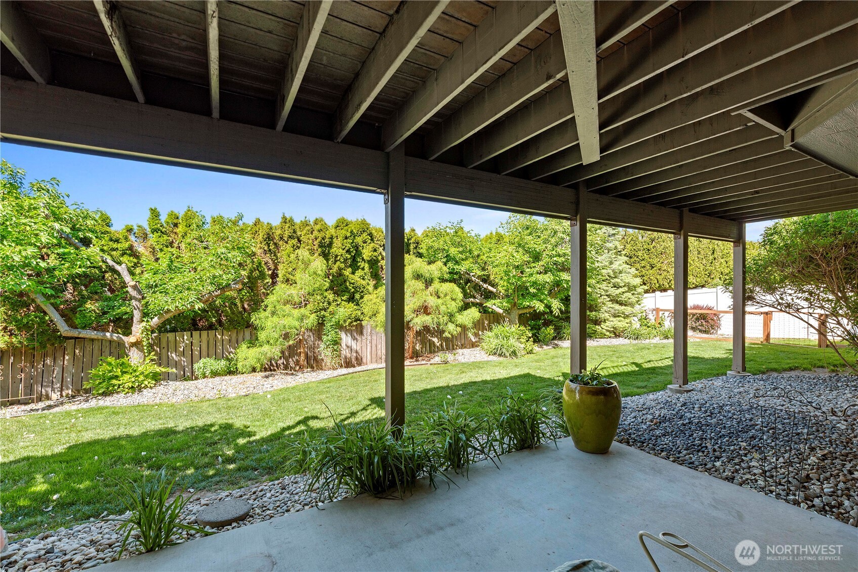 1552 Huntwood Lane