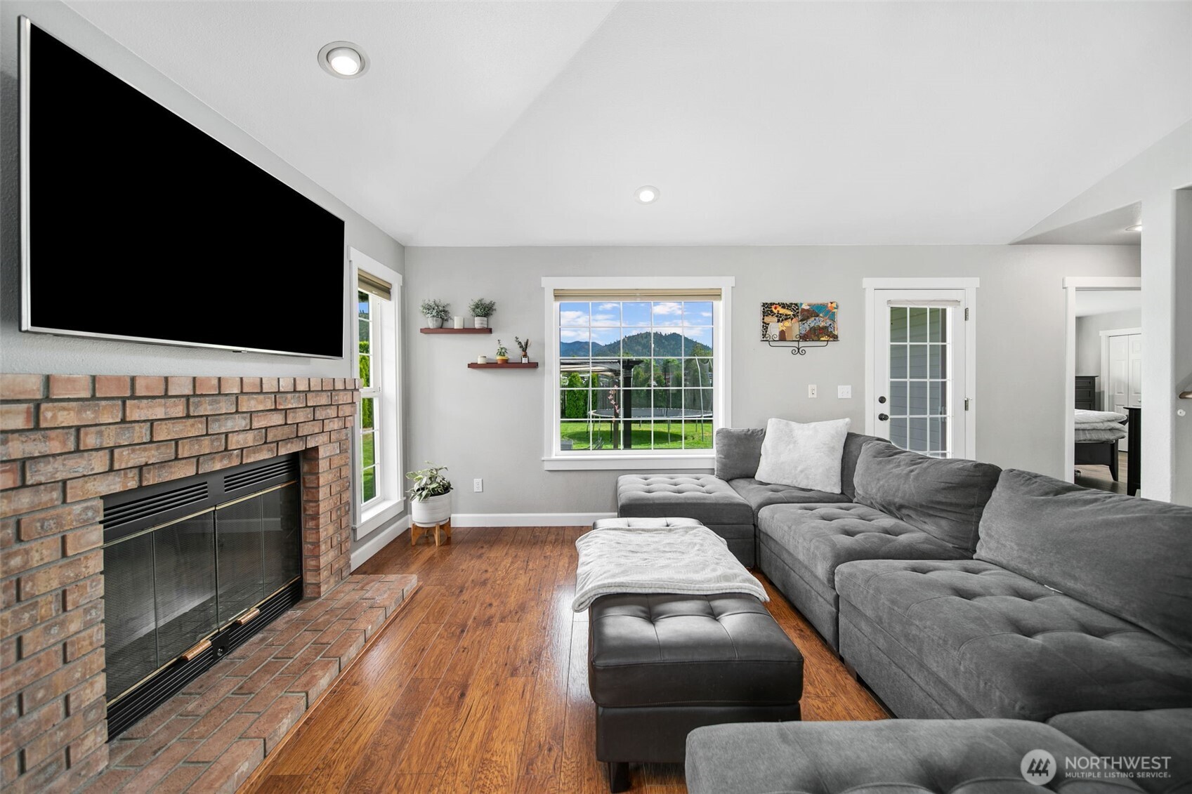 114 Creekside Place