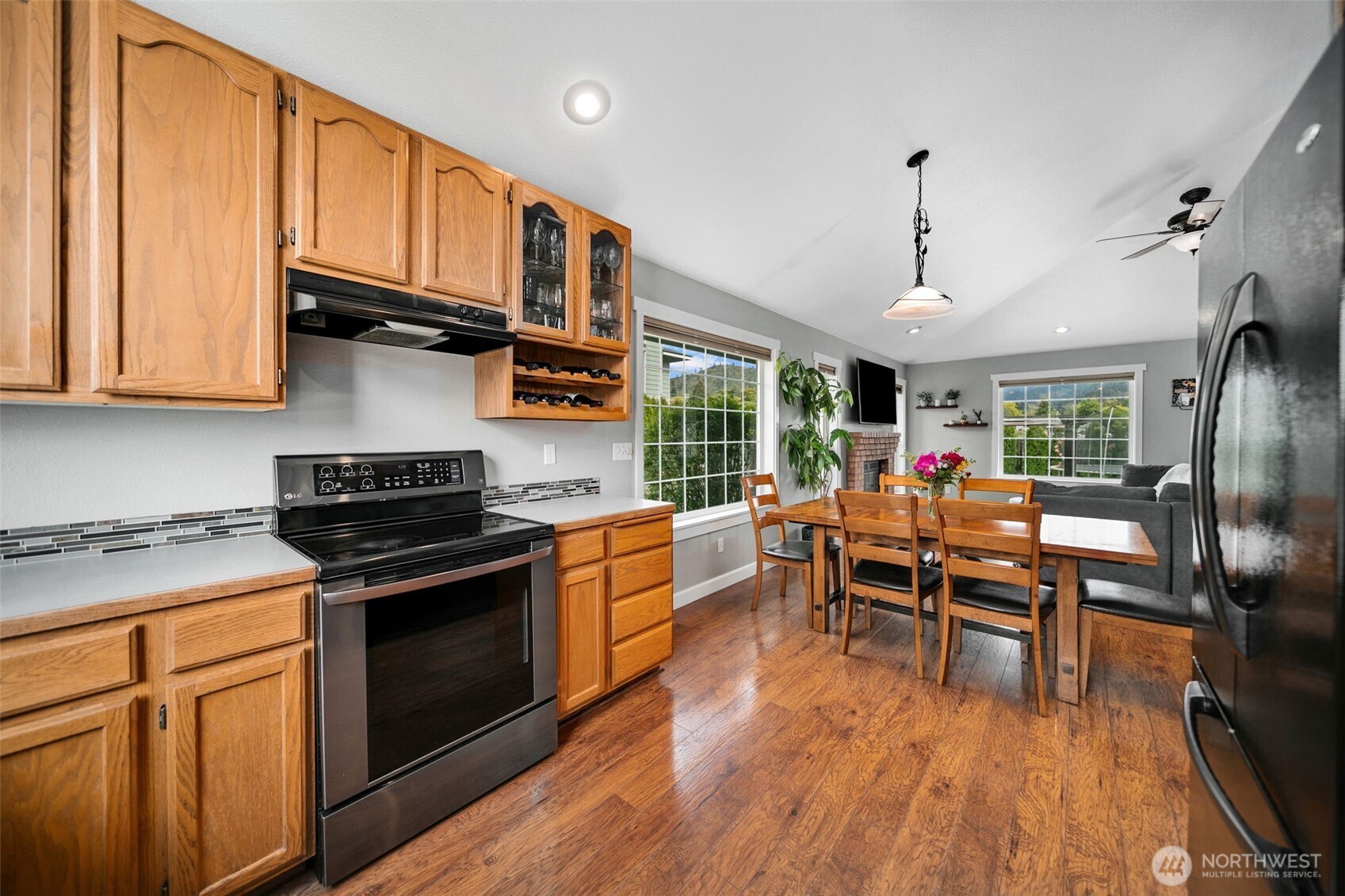 114 Creekside Place