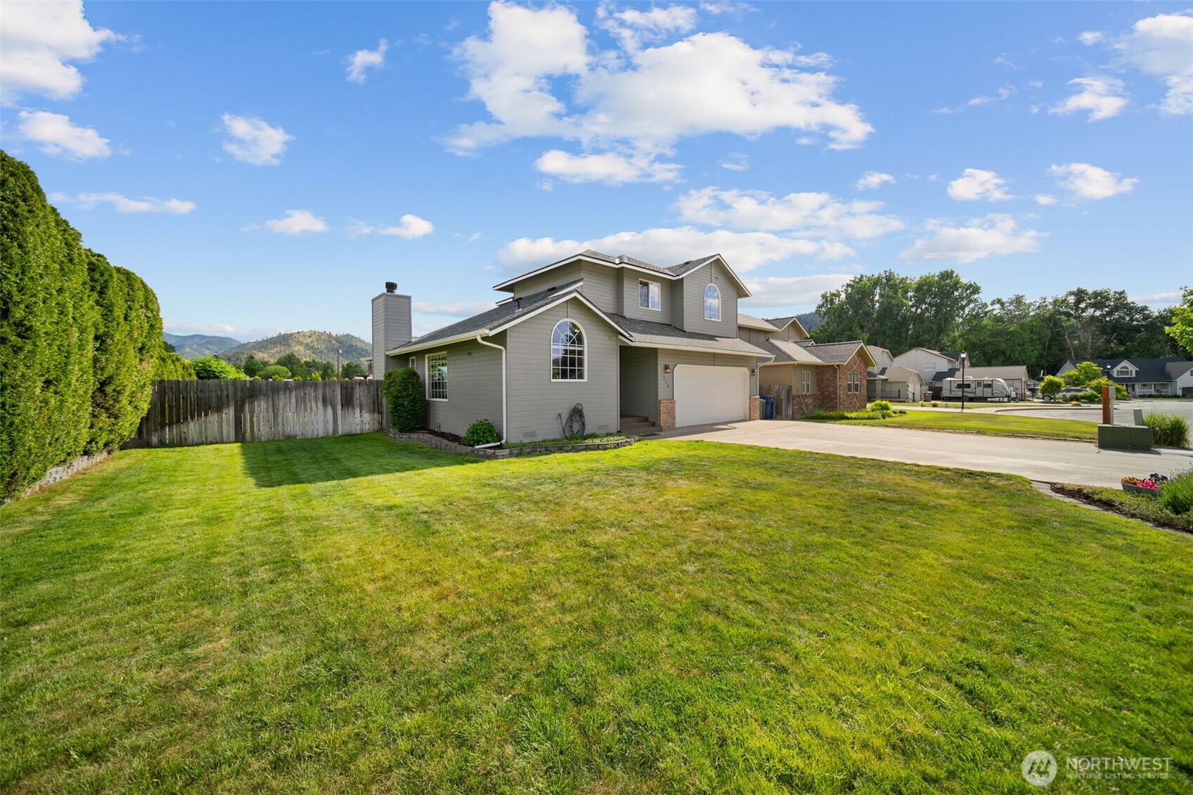 114 Creekside Place
