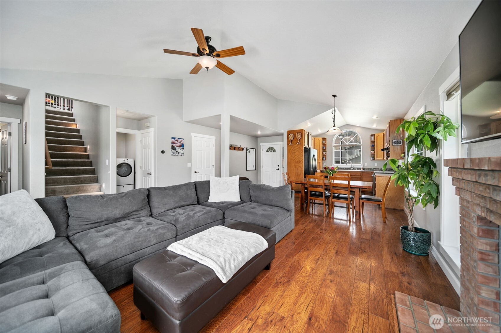 114 Creekside Place
