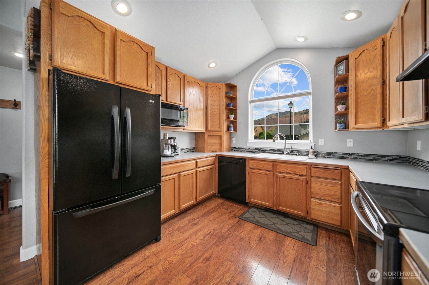 114 Creekside Place
