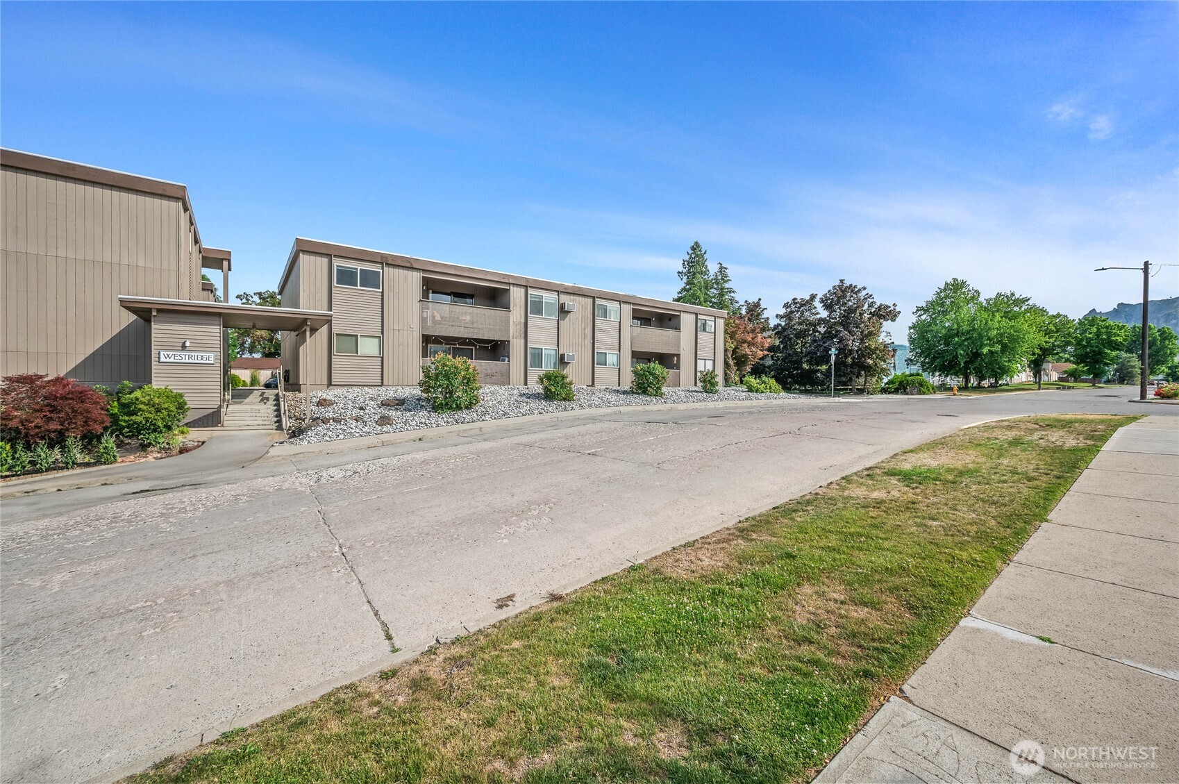 407 Oregon Street Unit: 123
