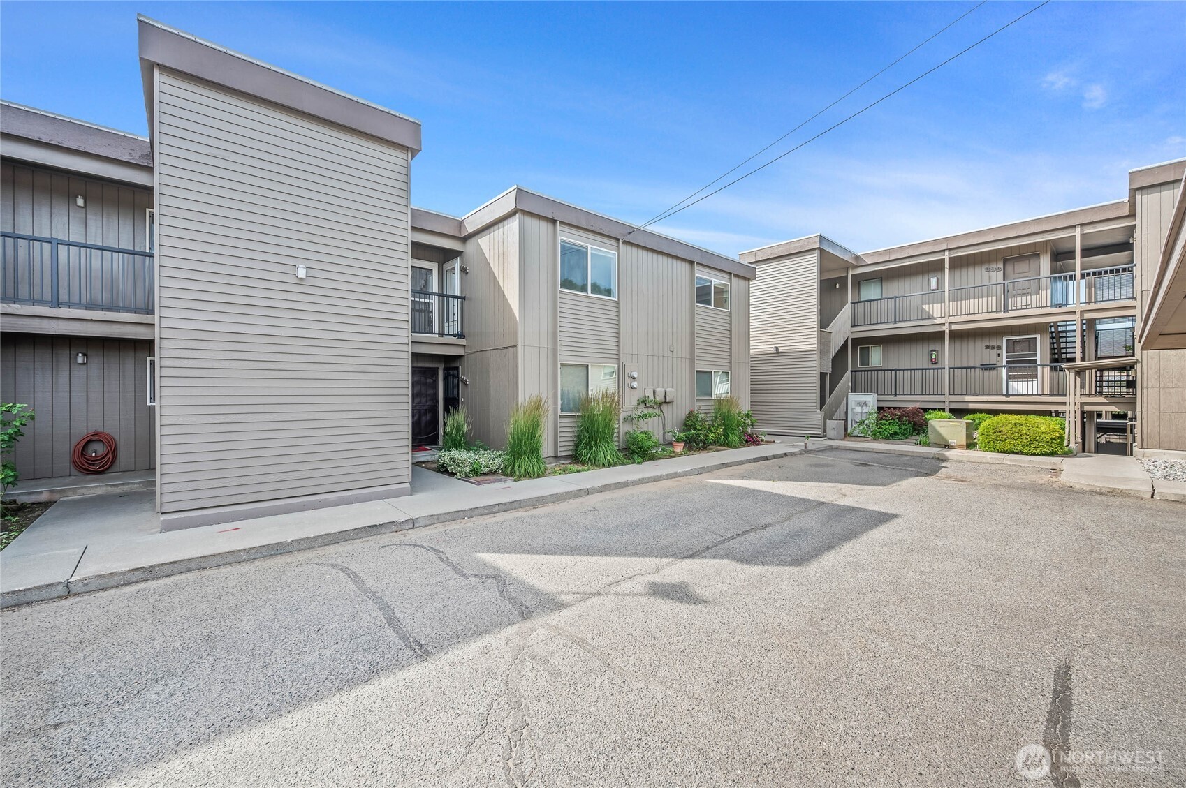 407 Oregon Street Unit: 123