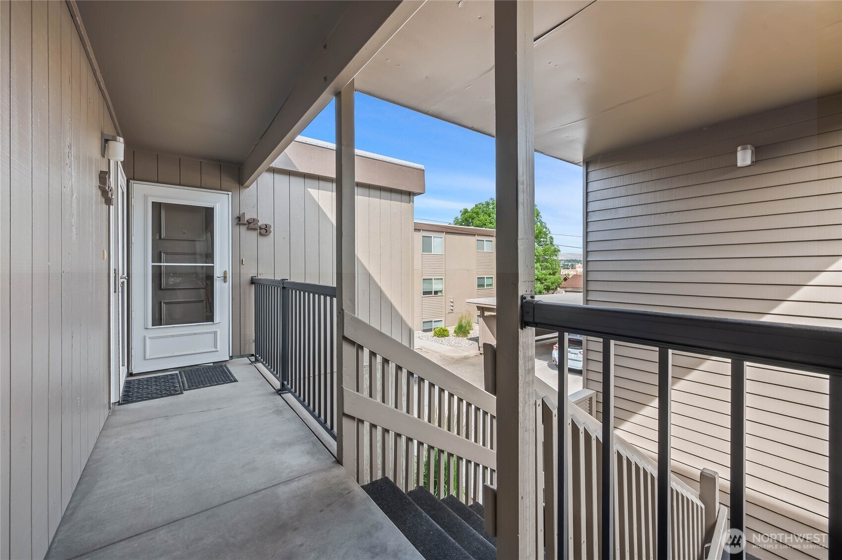 407 Oregon Street Unit: 123