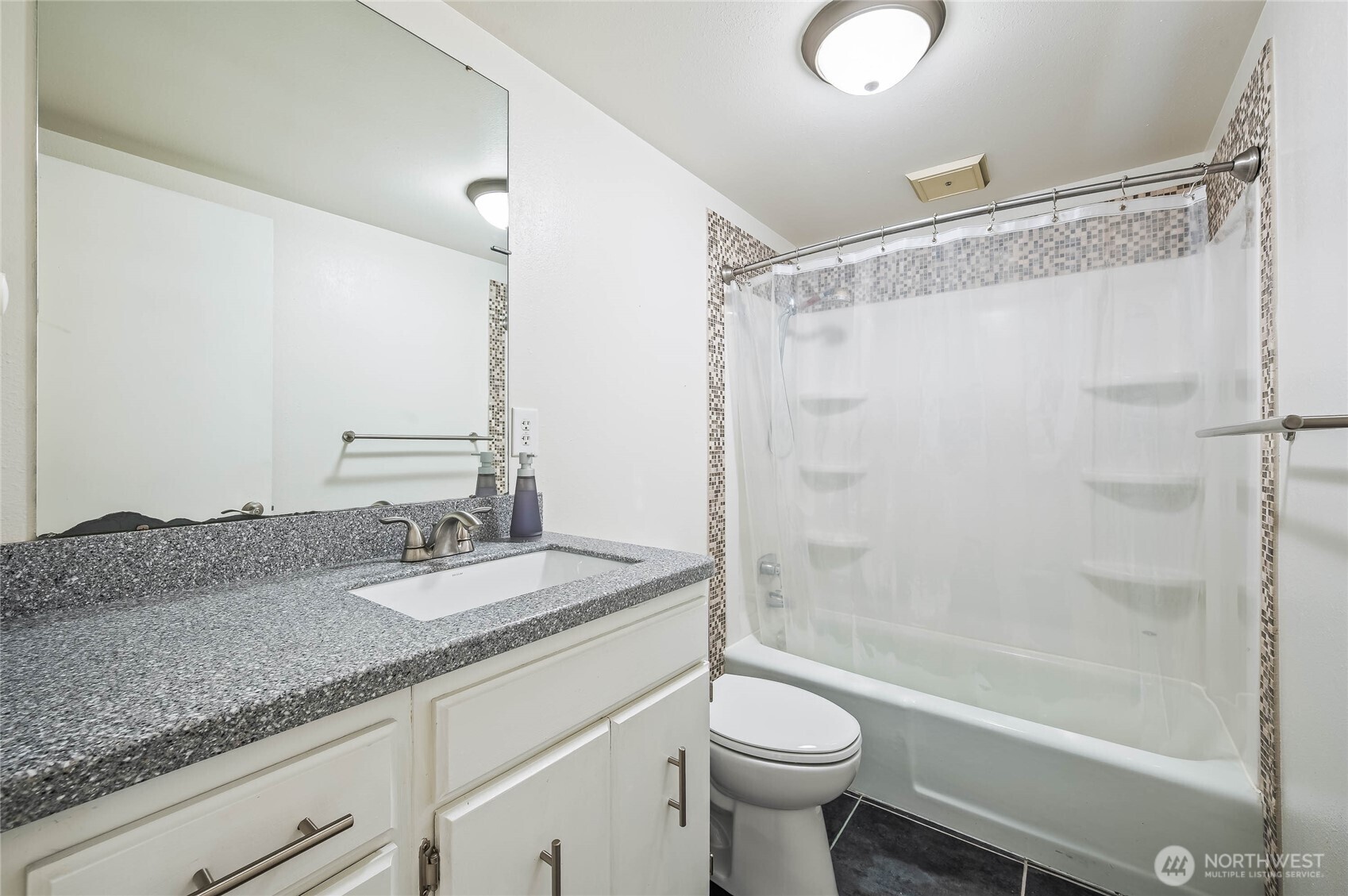 407 Oregon Street Unit: 123