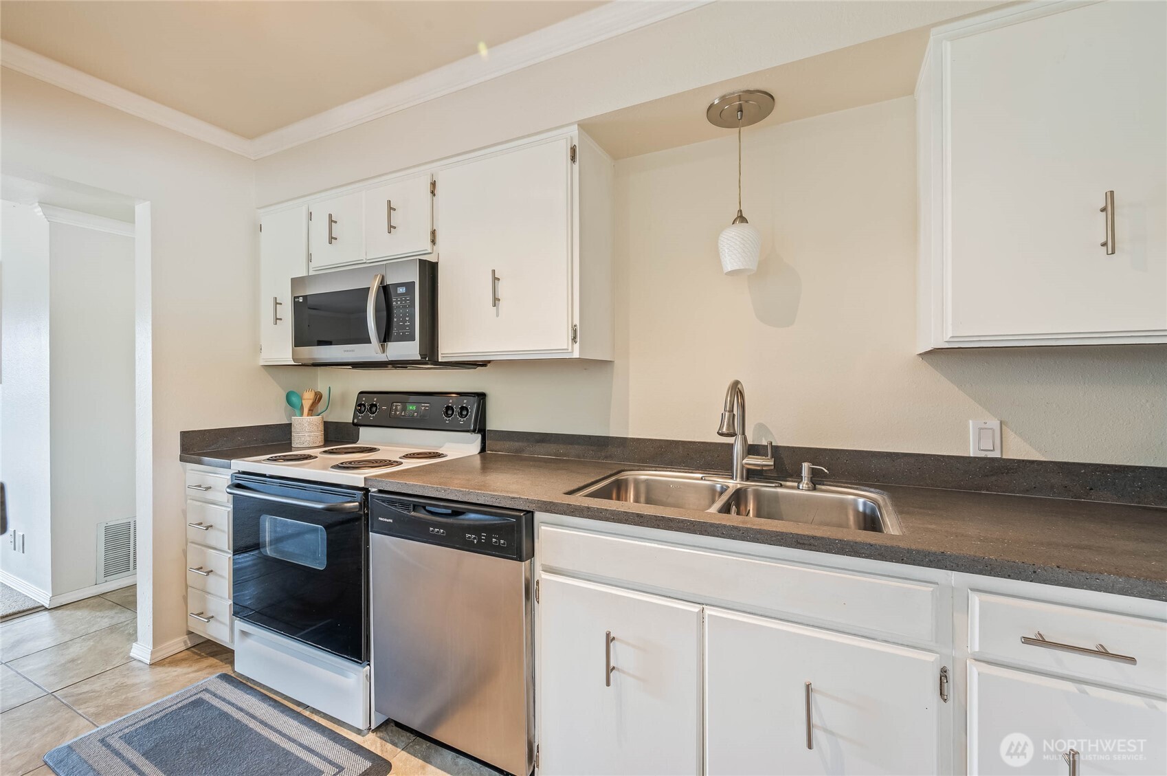 407 Oregon Street Unit: 123