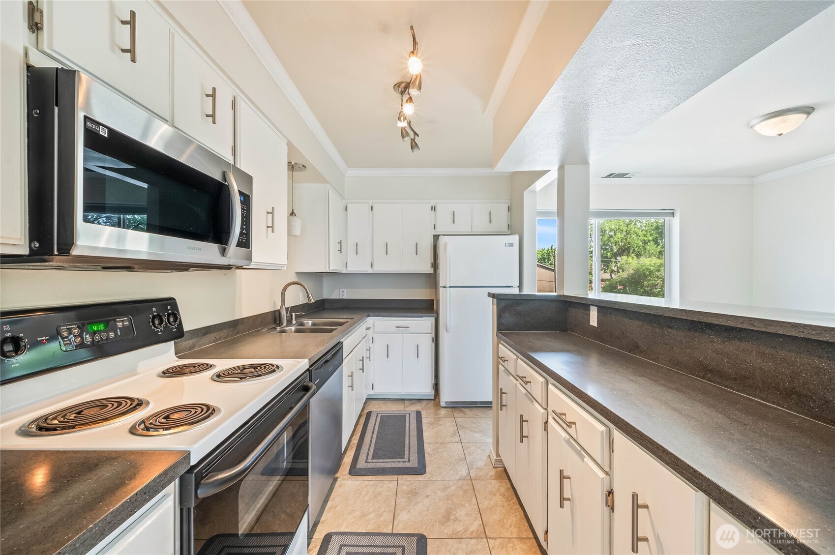 407 Oregon Street Unit: 123