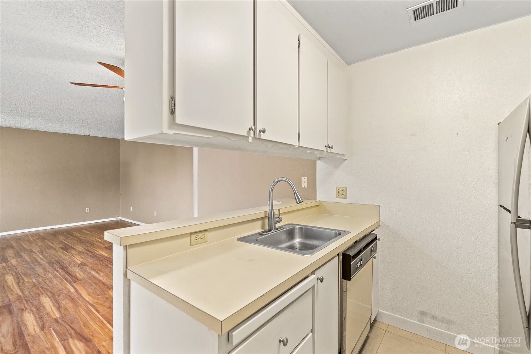 100 Simon Street Unit: 29