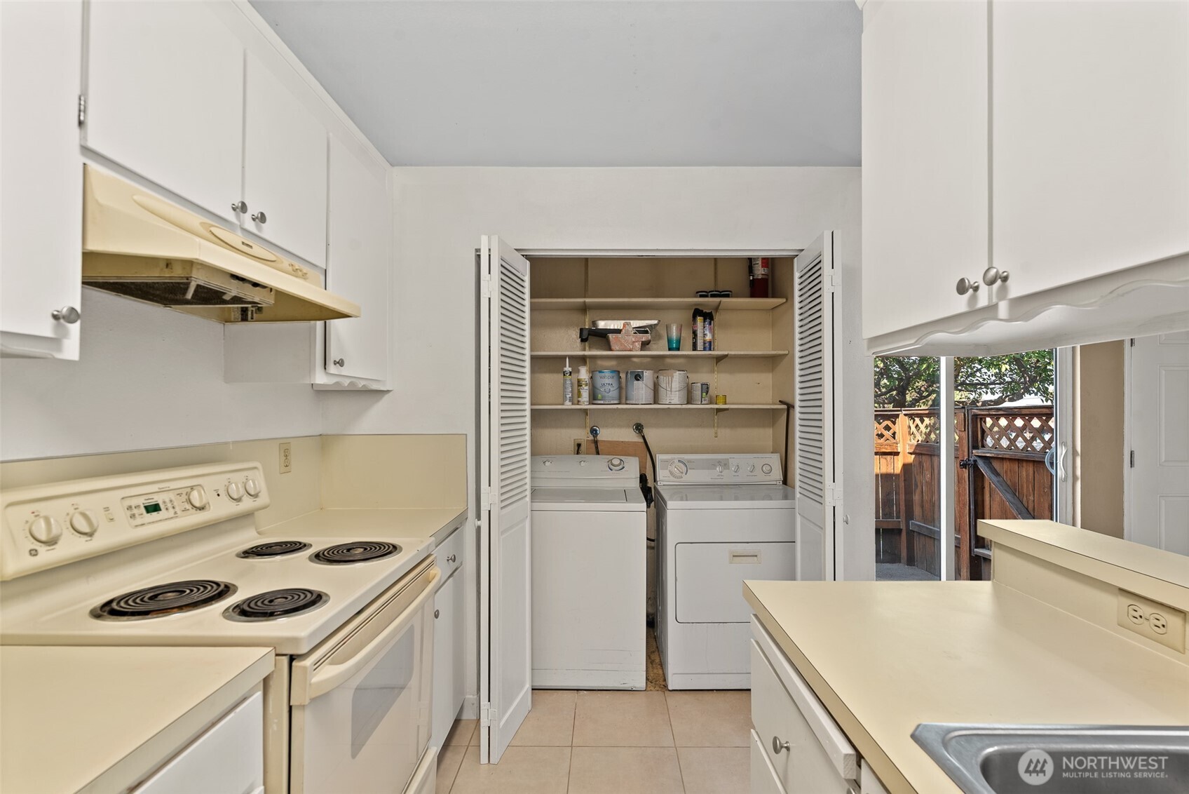 100 Simon Street Unit: 29