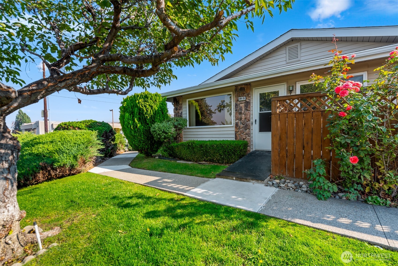 100 Simon Street Unit: 29