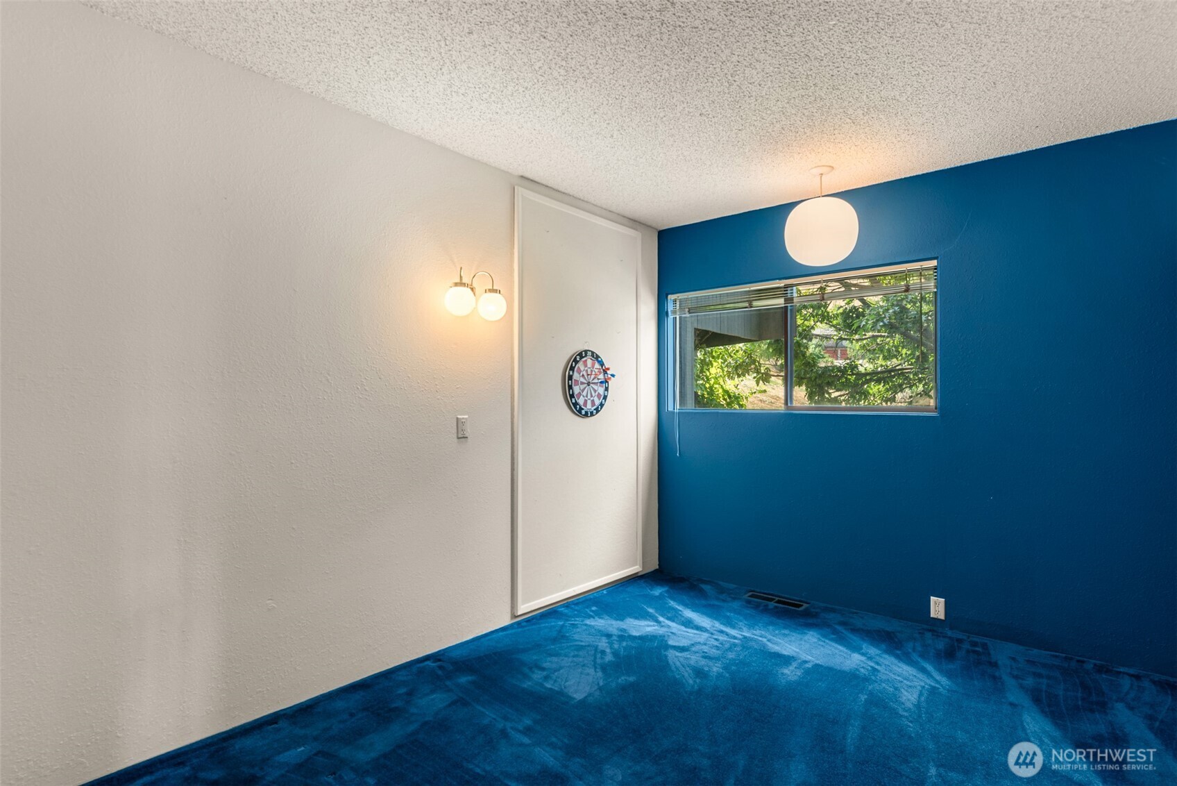 916 Skyline Place