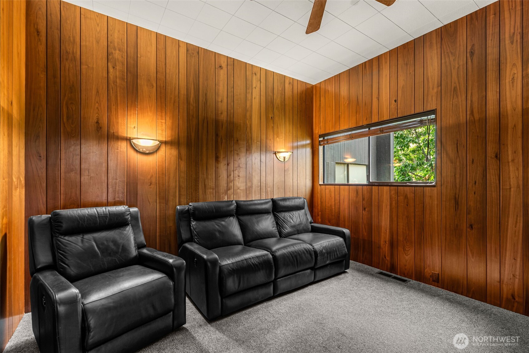 916 Skyline Place
