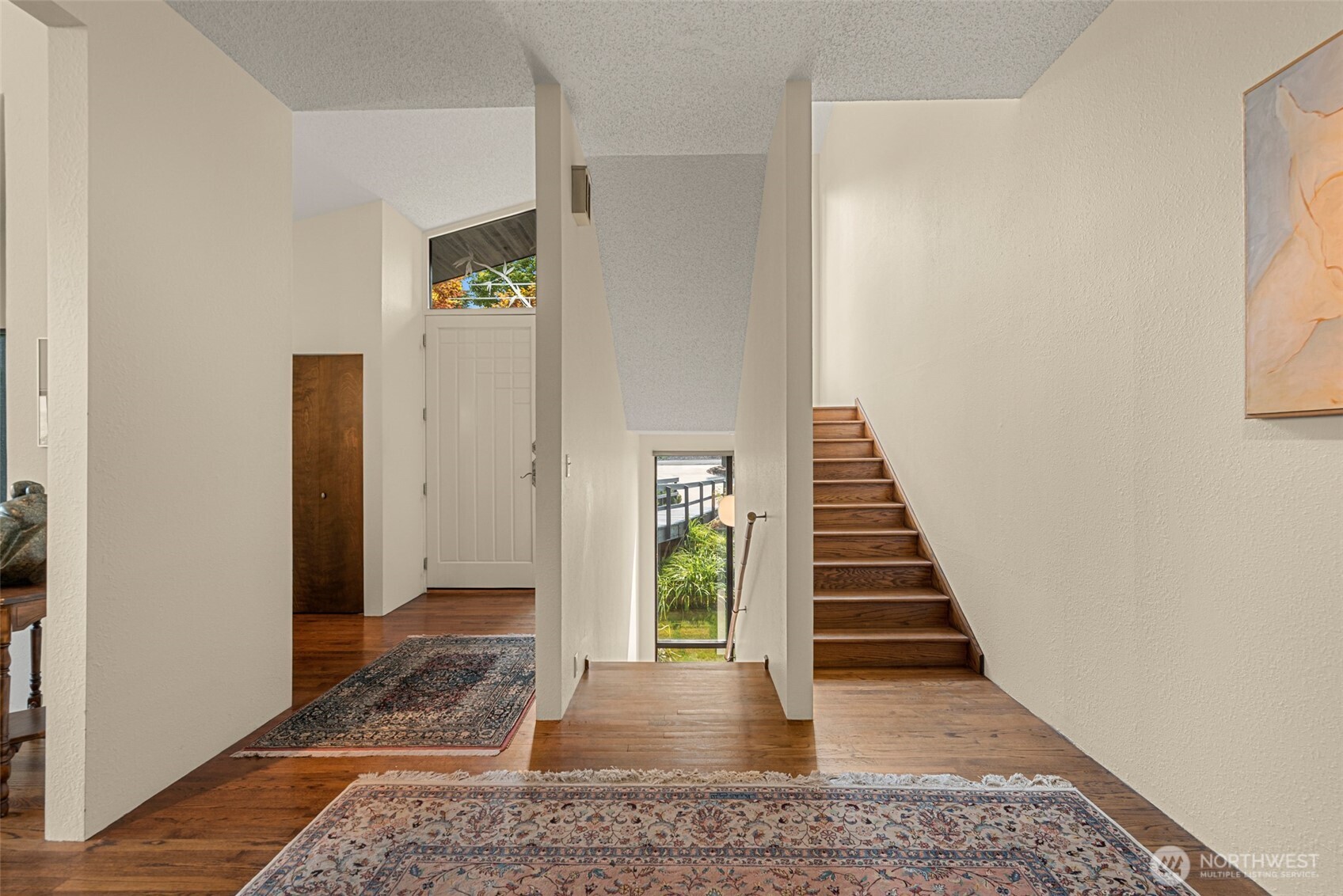 916 Skyline Place