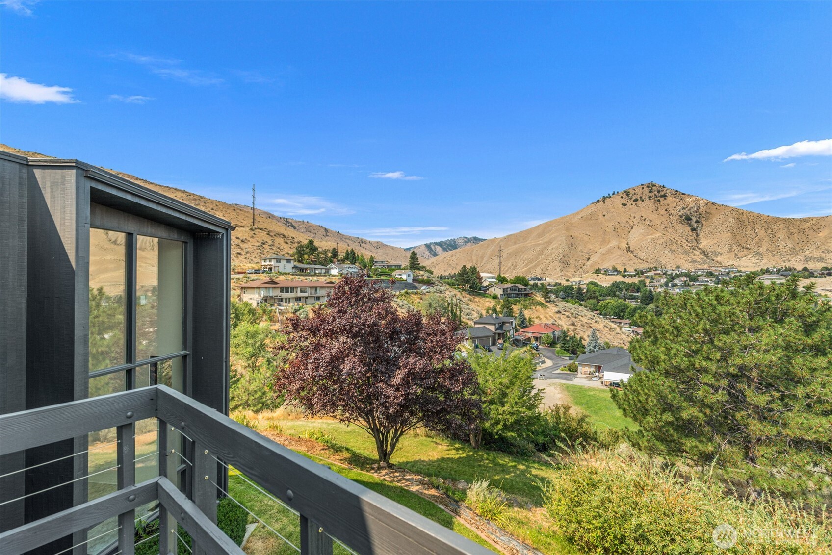 916 Skyline Place