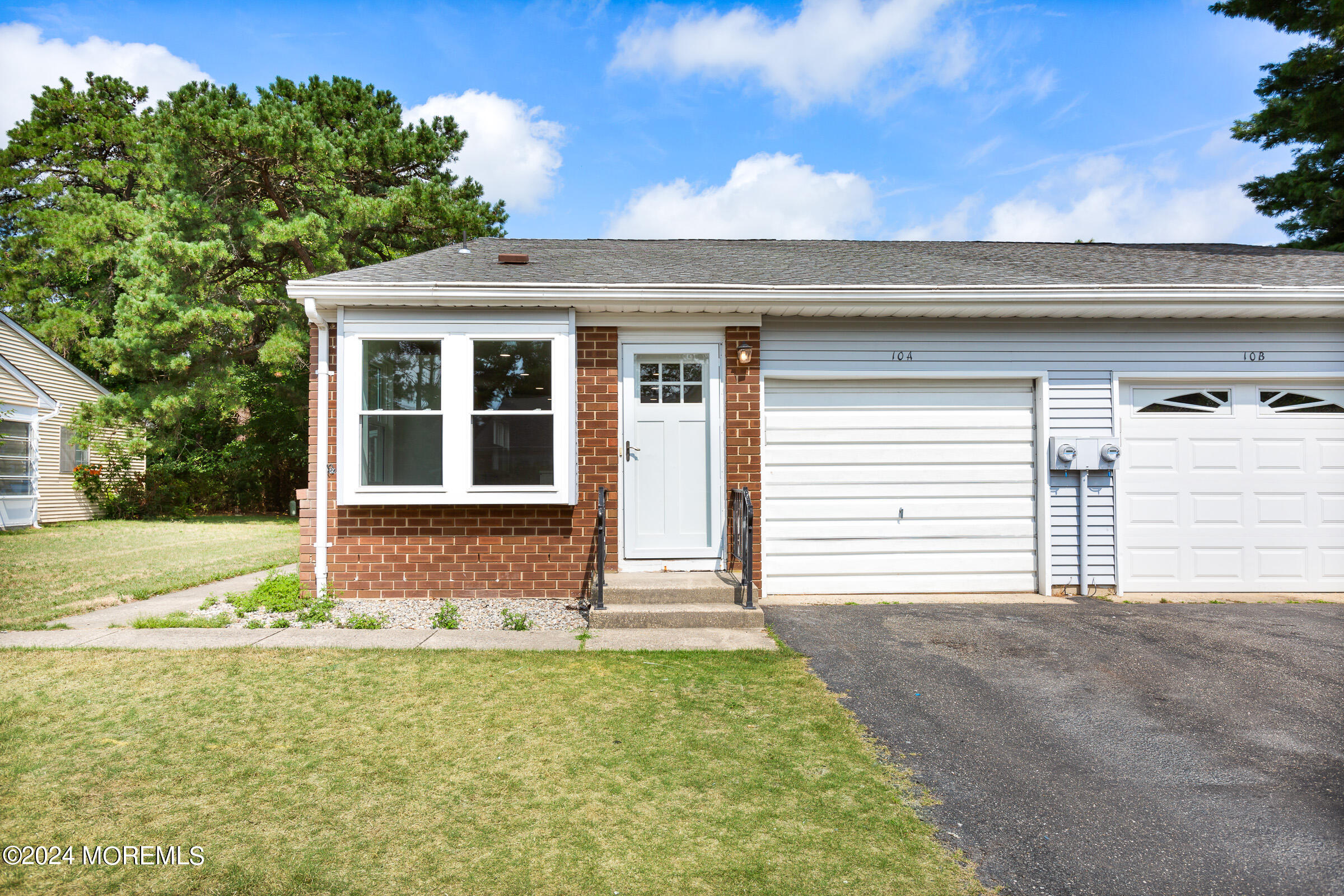 10 Quincy Drive, A