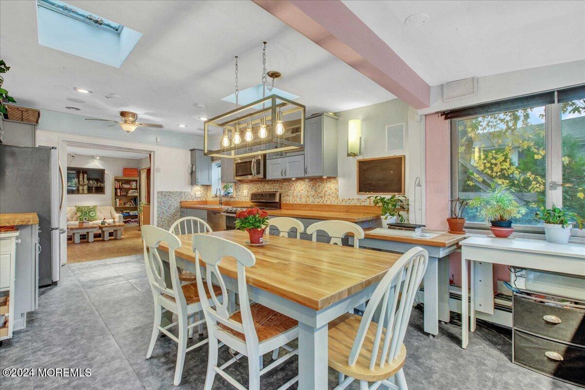 17 Meadowbrook Avenue