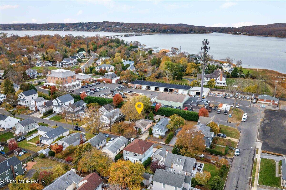 17 Meadowbrook Avenue