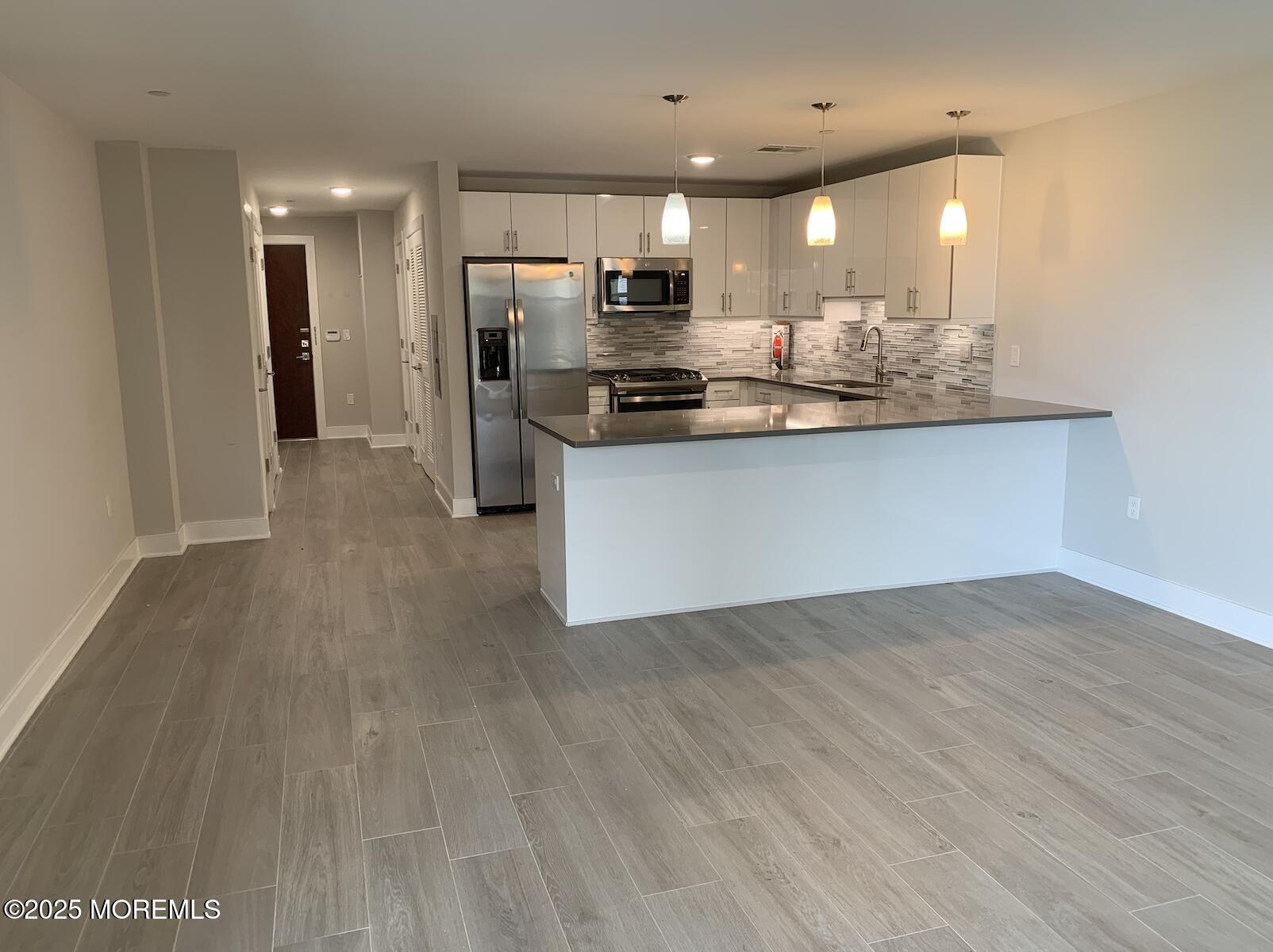 345 Ocean Boulevard, 206