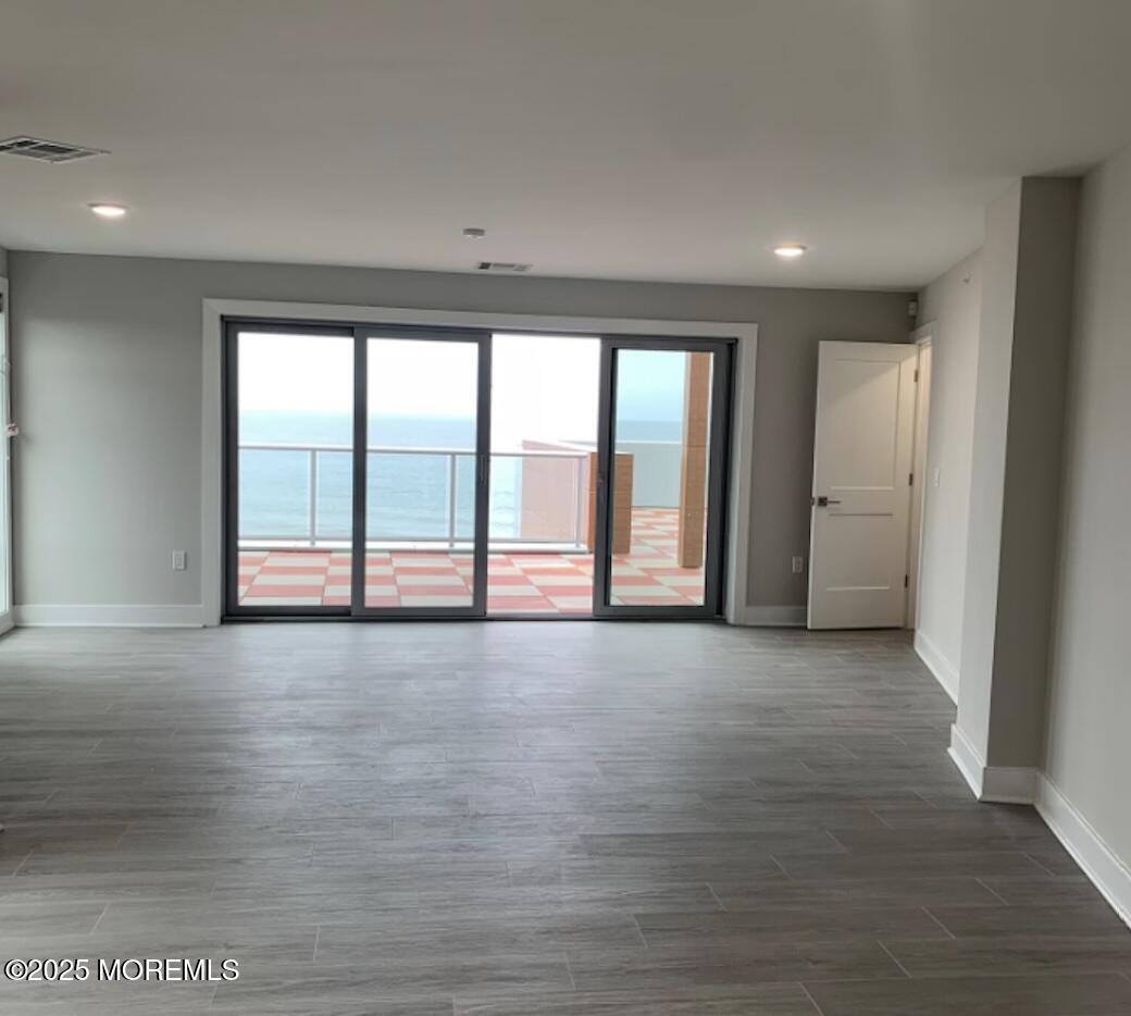345 Ocean Boulevard, 210