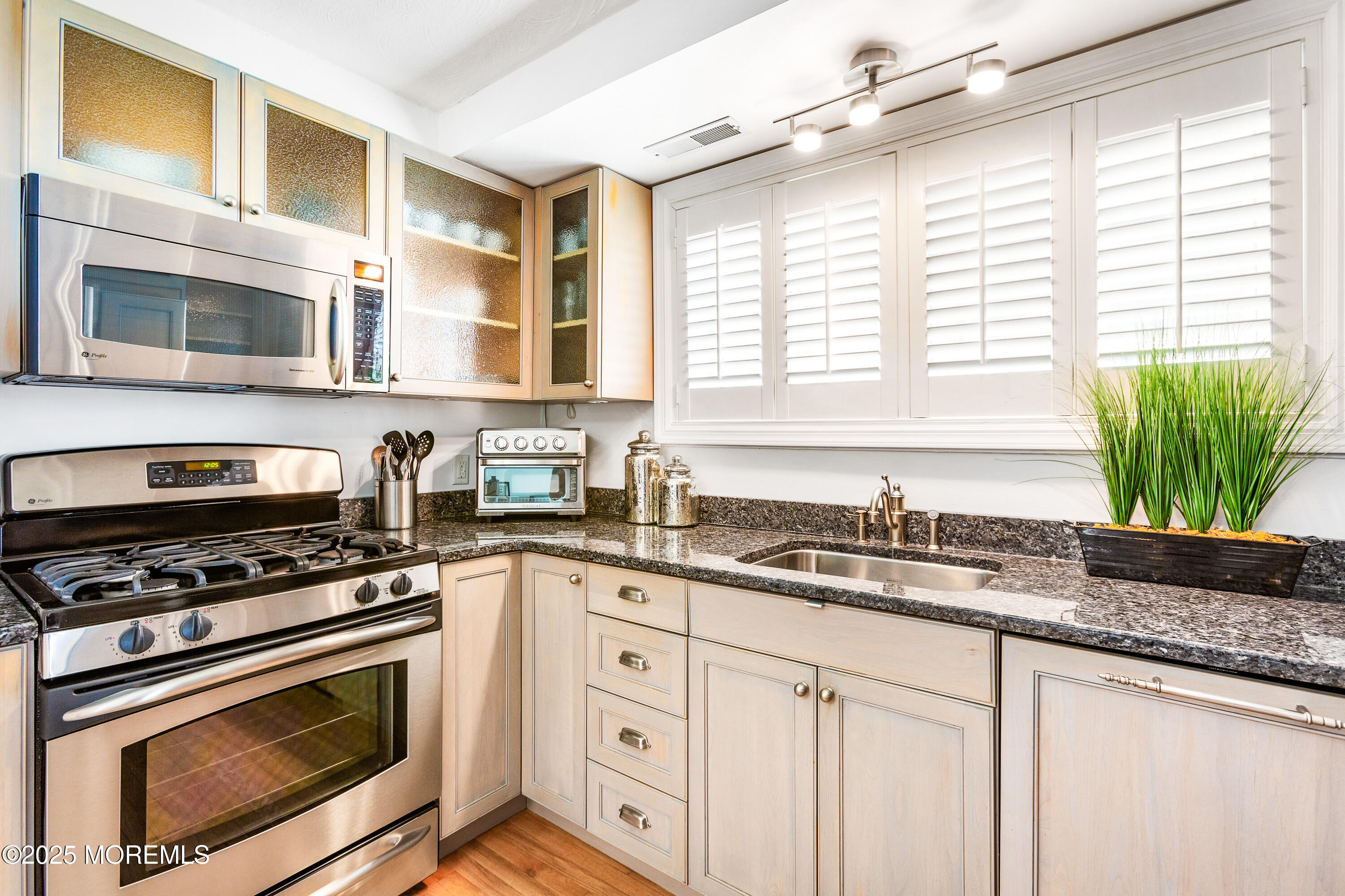 138 Bodman Place, 1