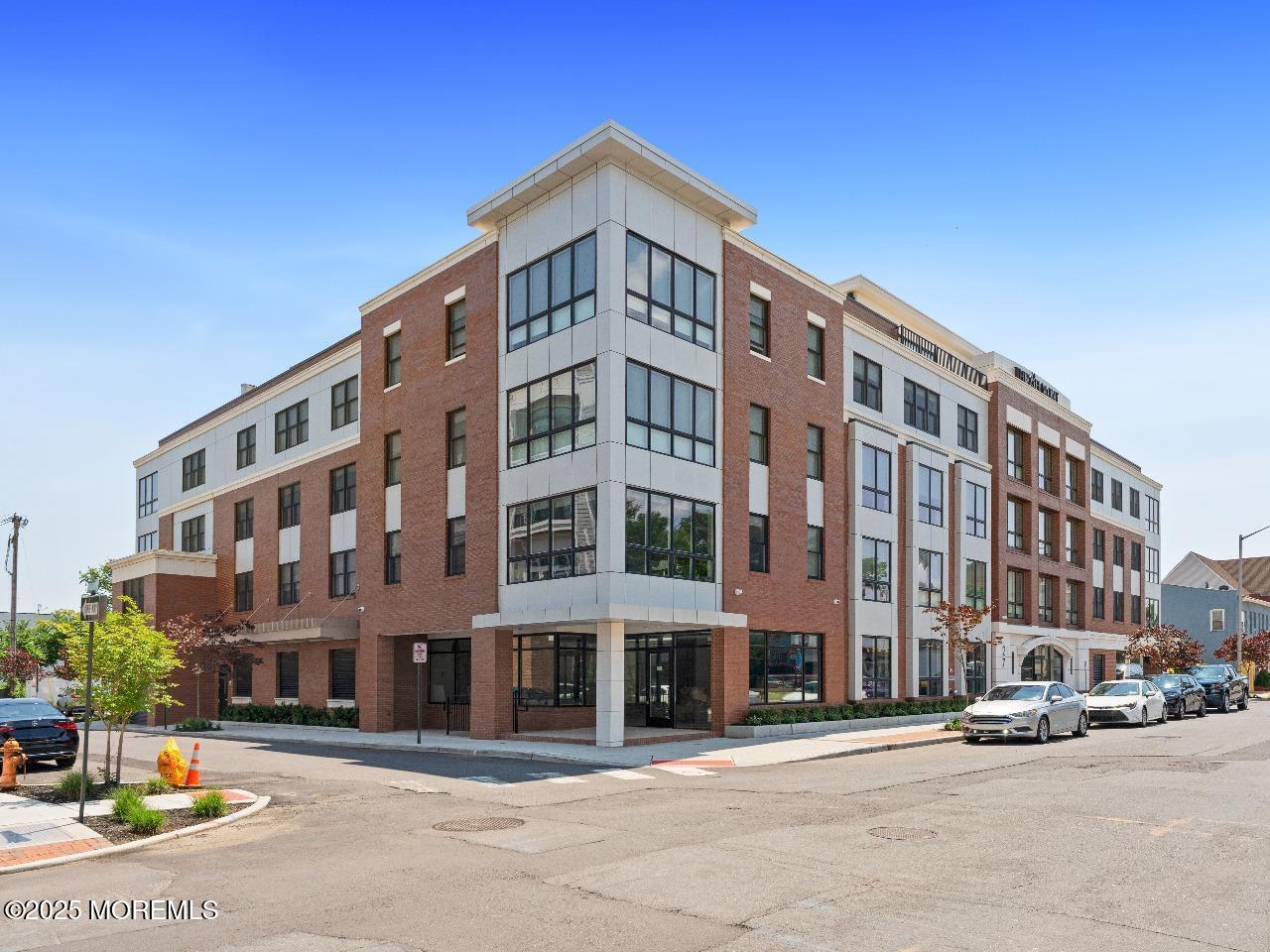 27 3rd Avenue