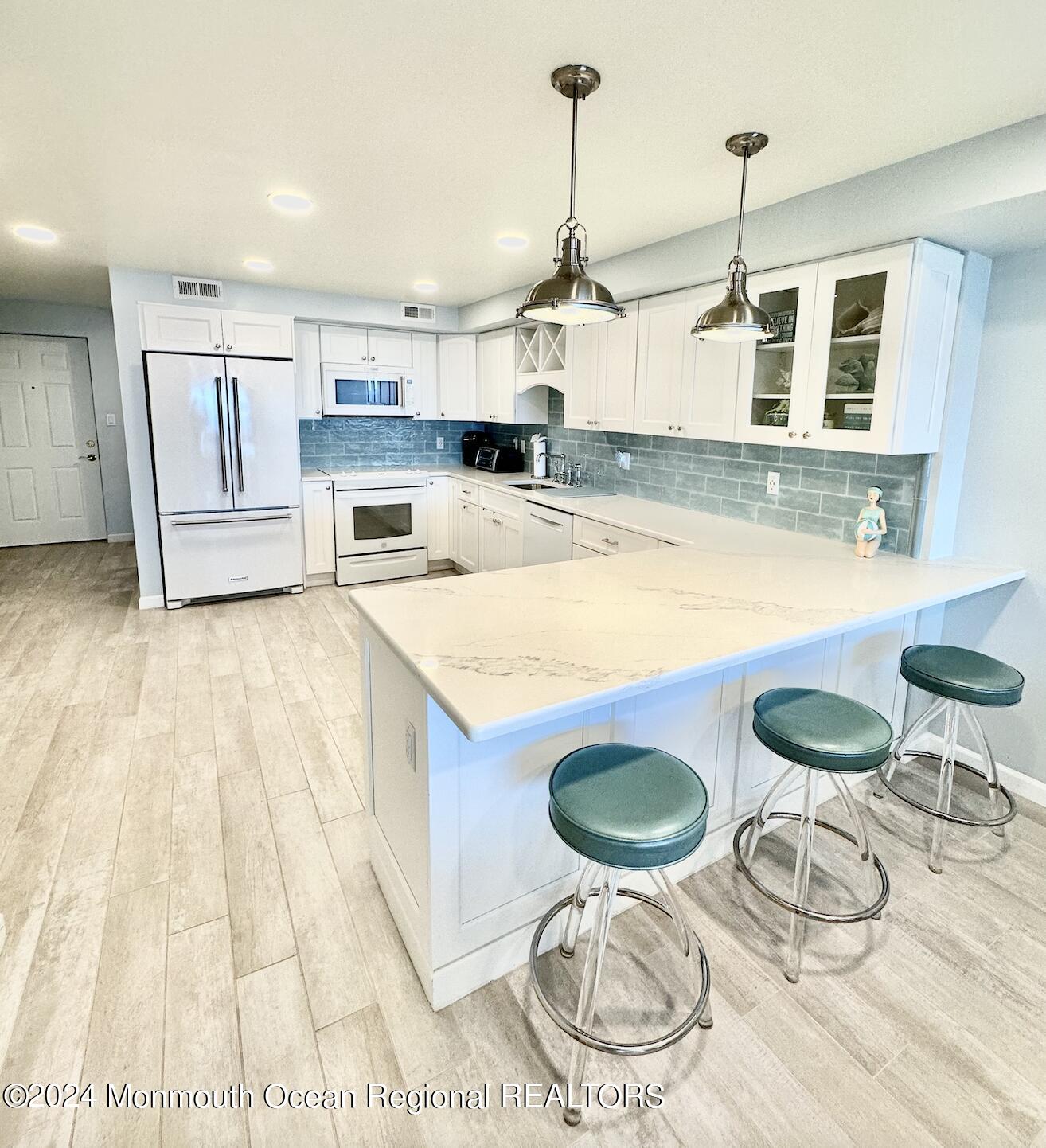 510 Ocean Avenue N, 10