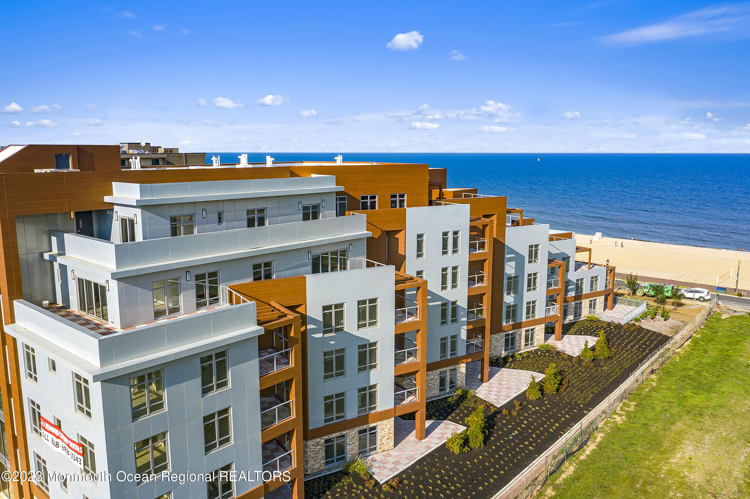 345 Ocean Boulevard, 101