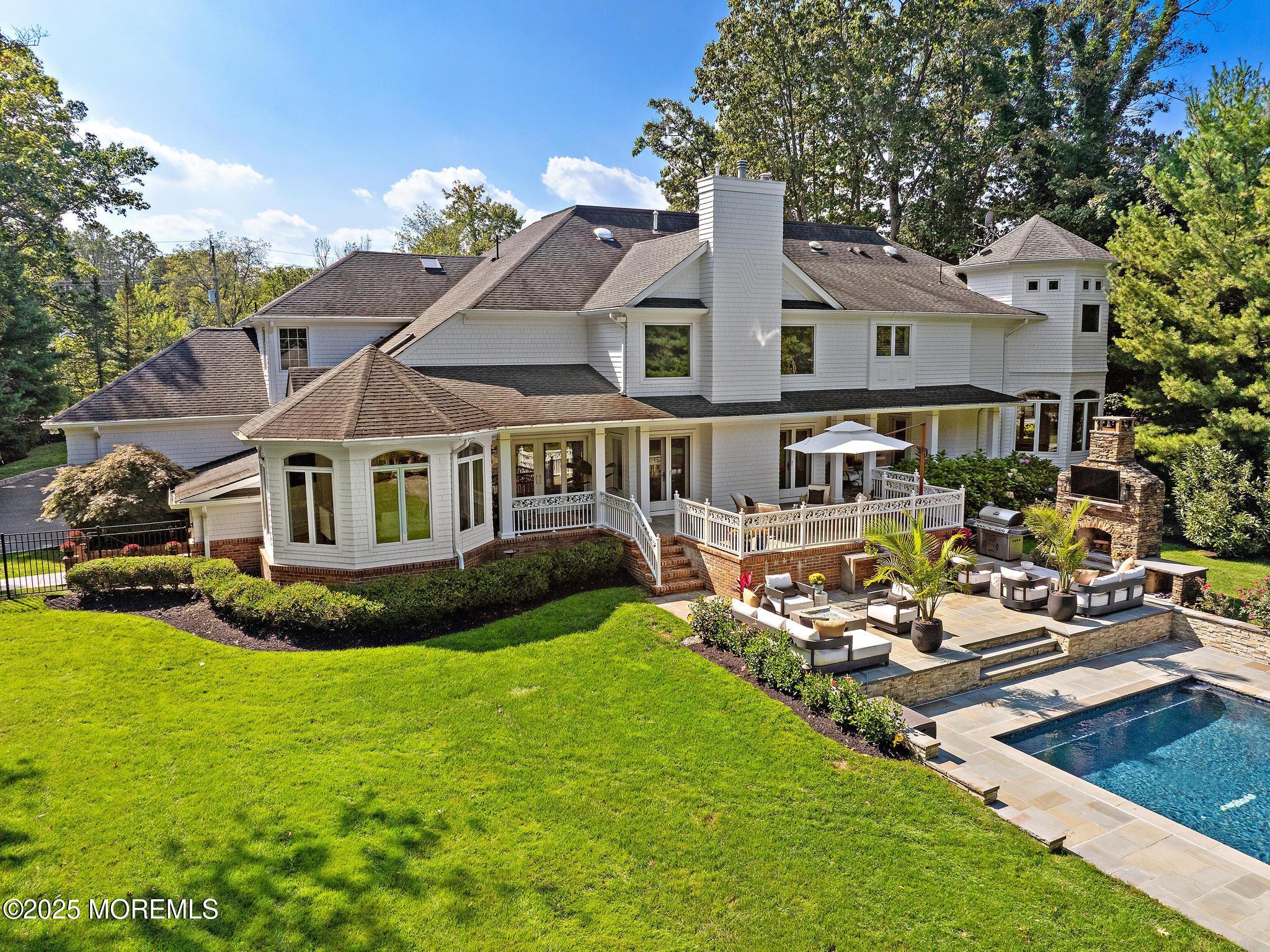 129 Avenue Of Two Rivers