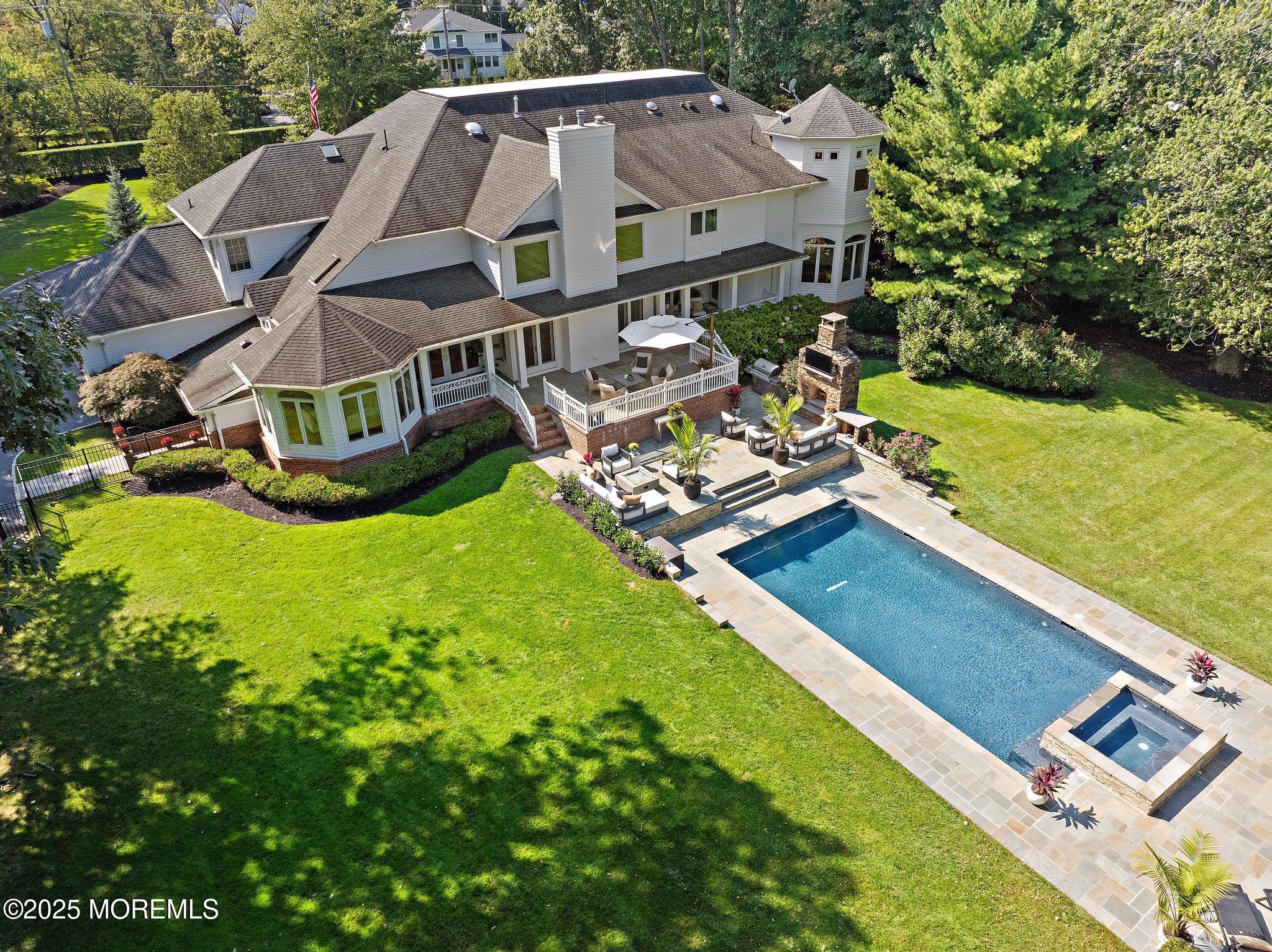 129 Avenue Of Two Rivers