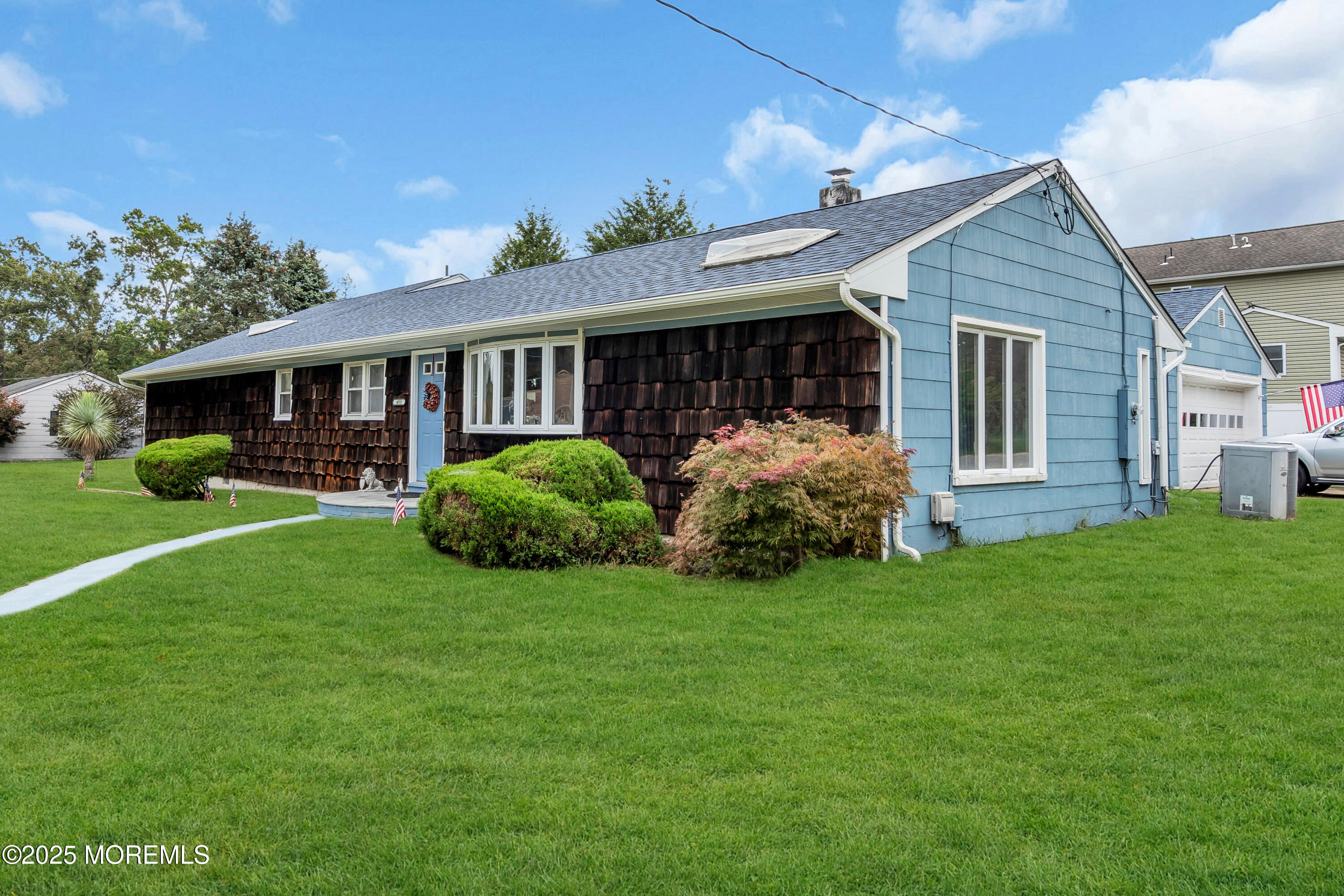 453 Leeward Avenue
