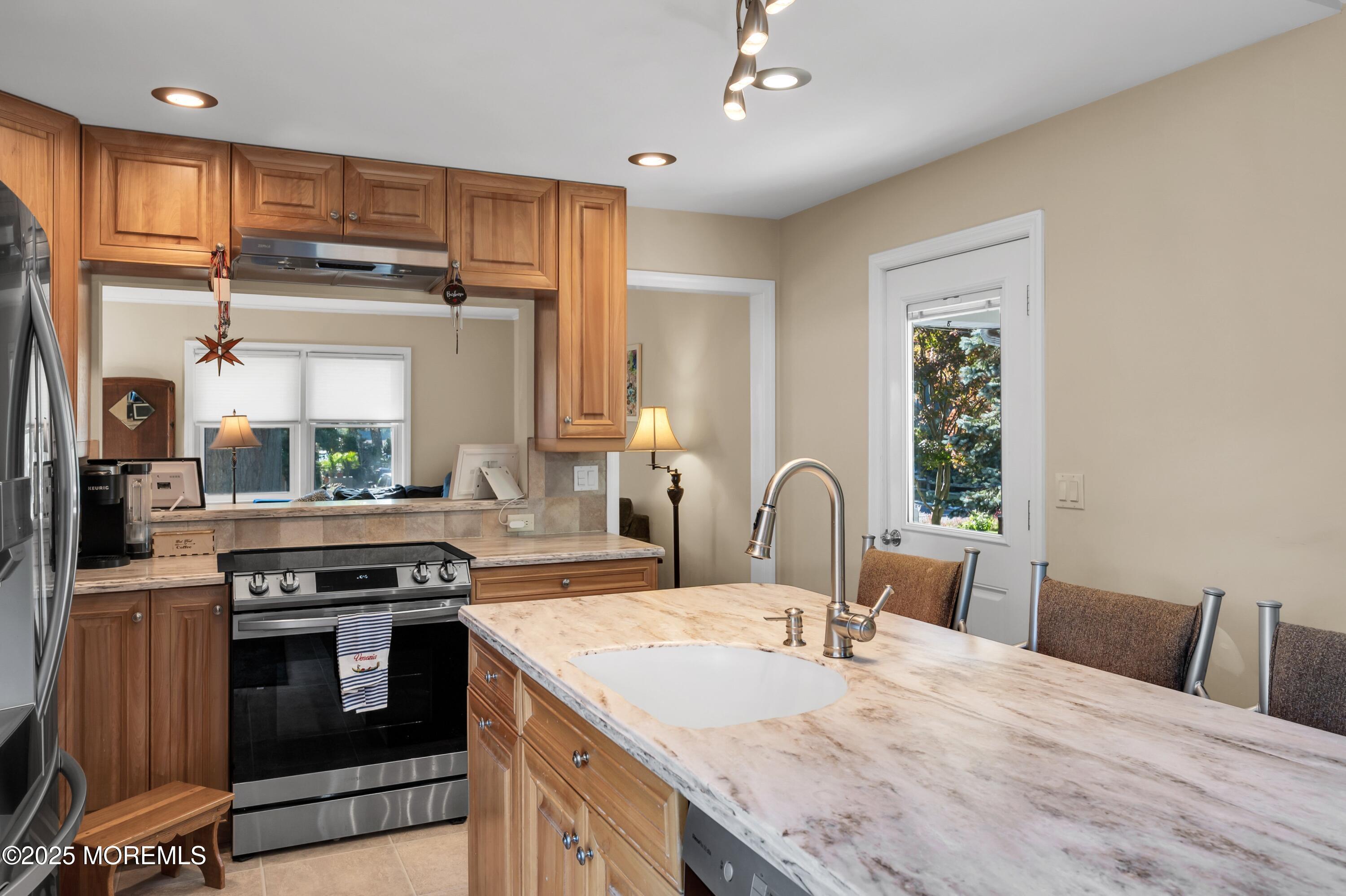 15 Hillside Street, Red Bank