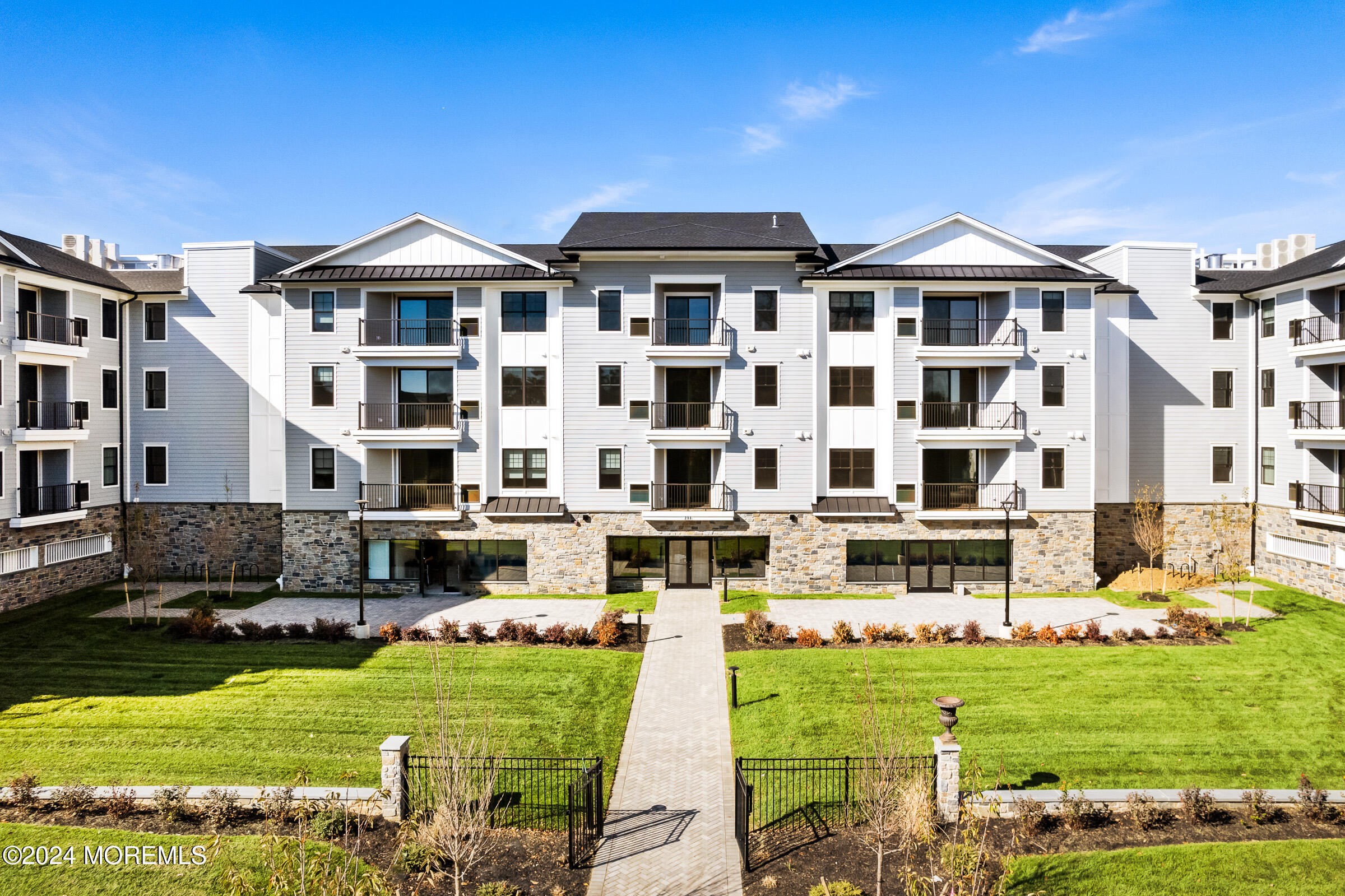 298 Westwood Avenue 304