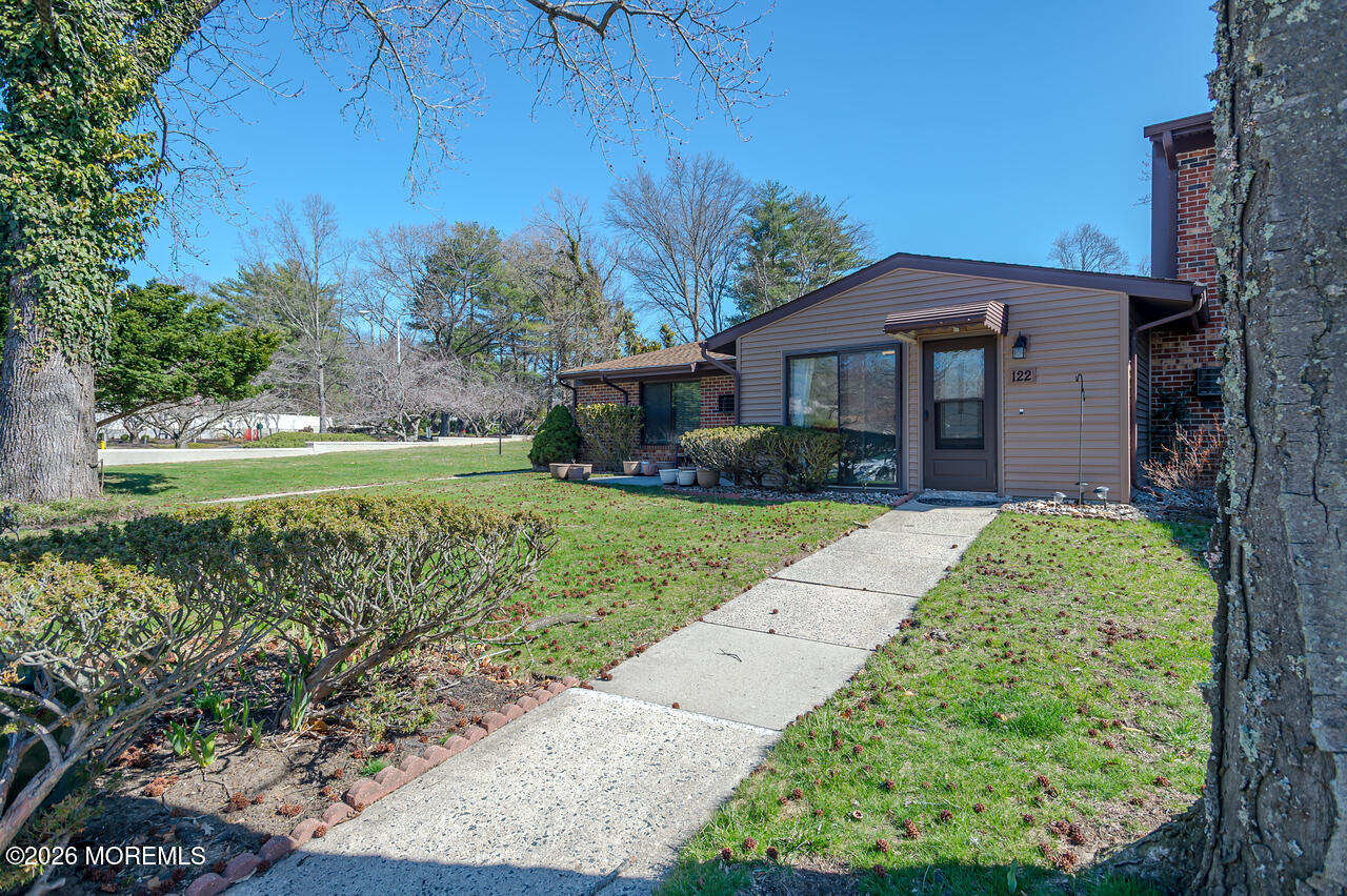 122 Manchester Court