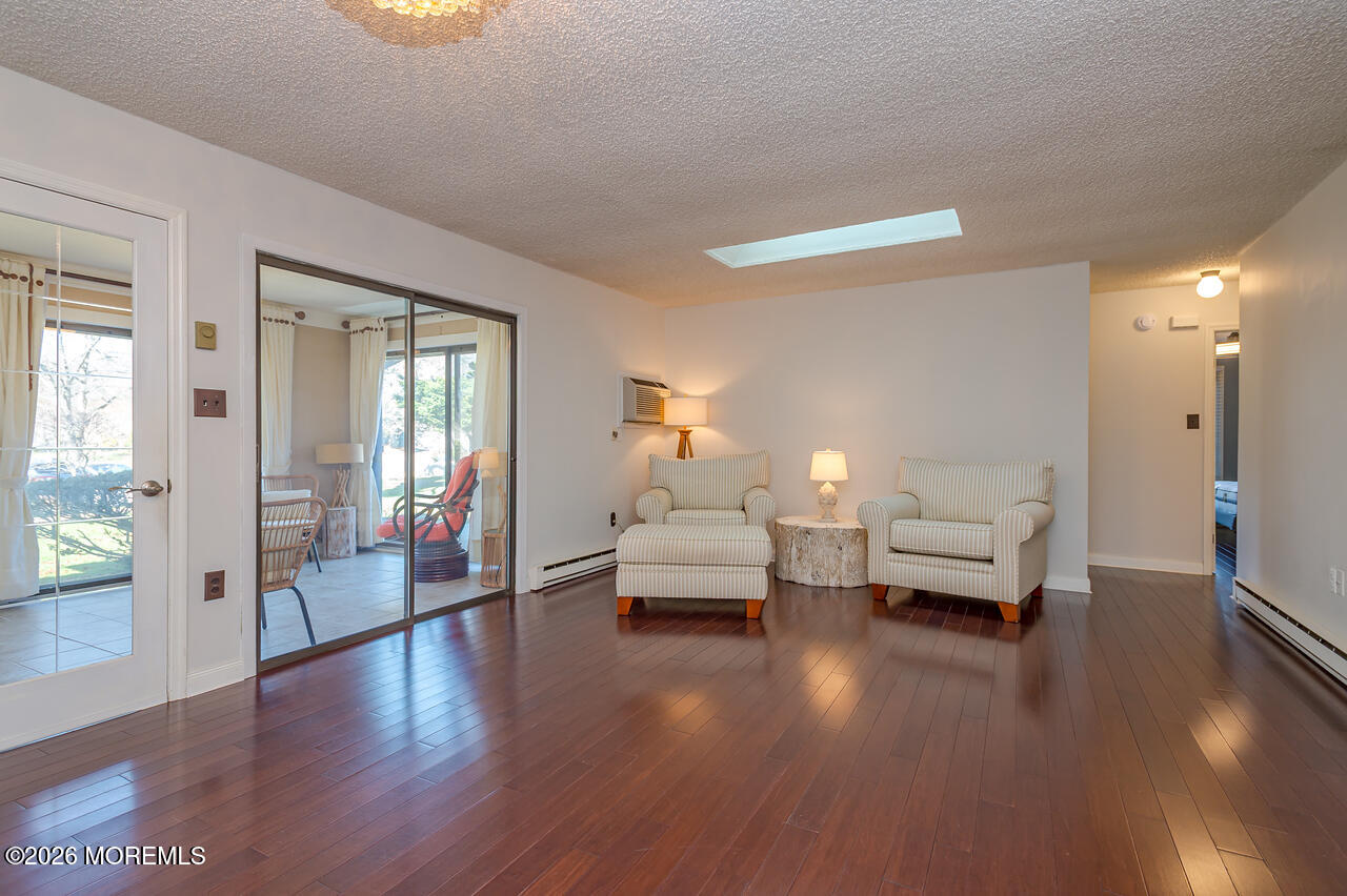 122 Manchester Court