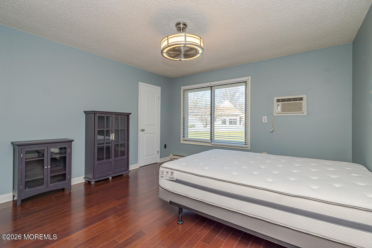 122 Manchester Court