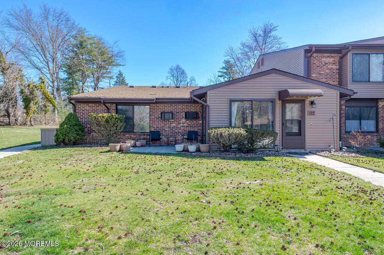 122 Manchester Court