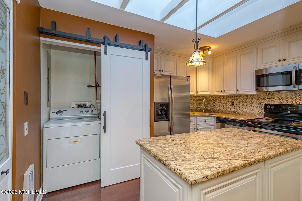 122 Manchester Court