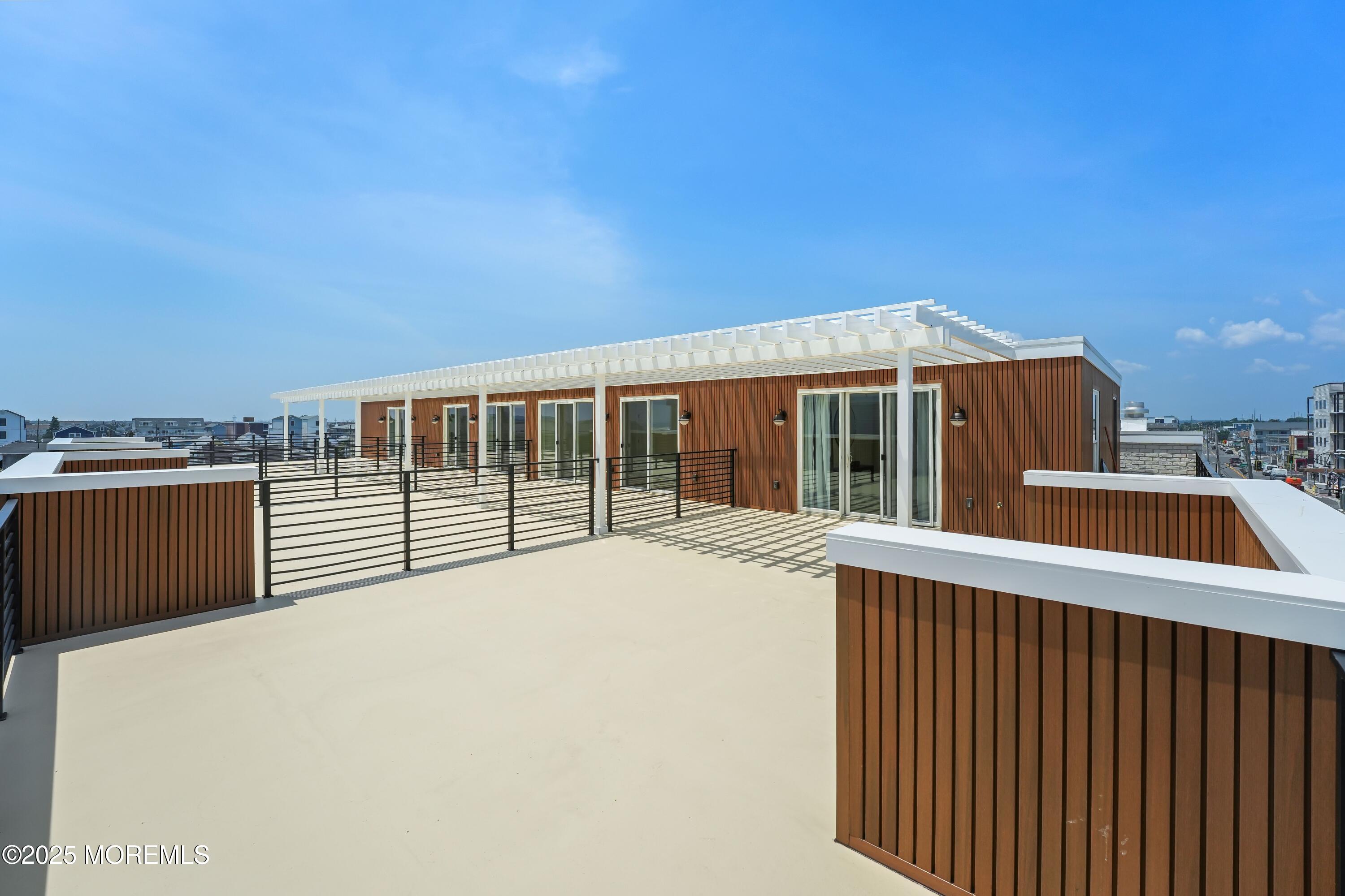 33 Hamilton Avenue Unit 2