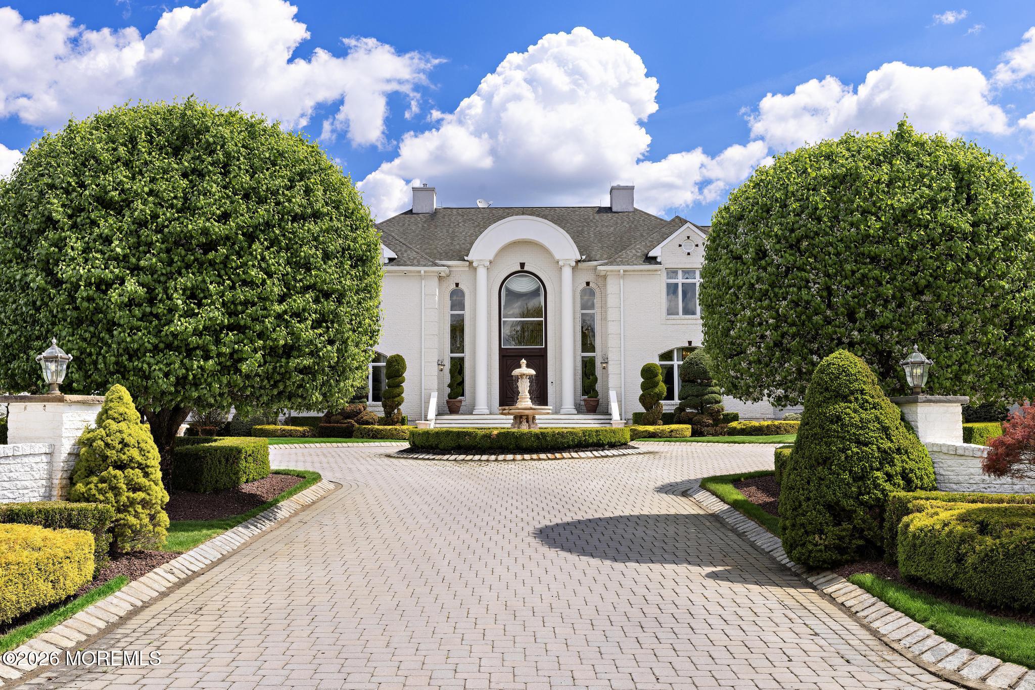 15 Deputy Minister Drive