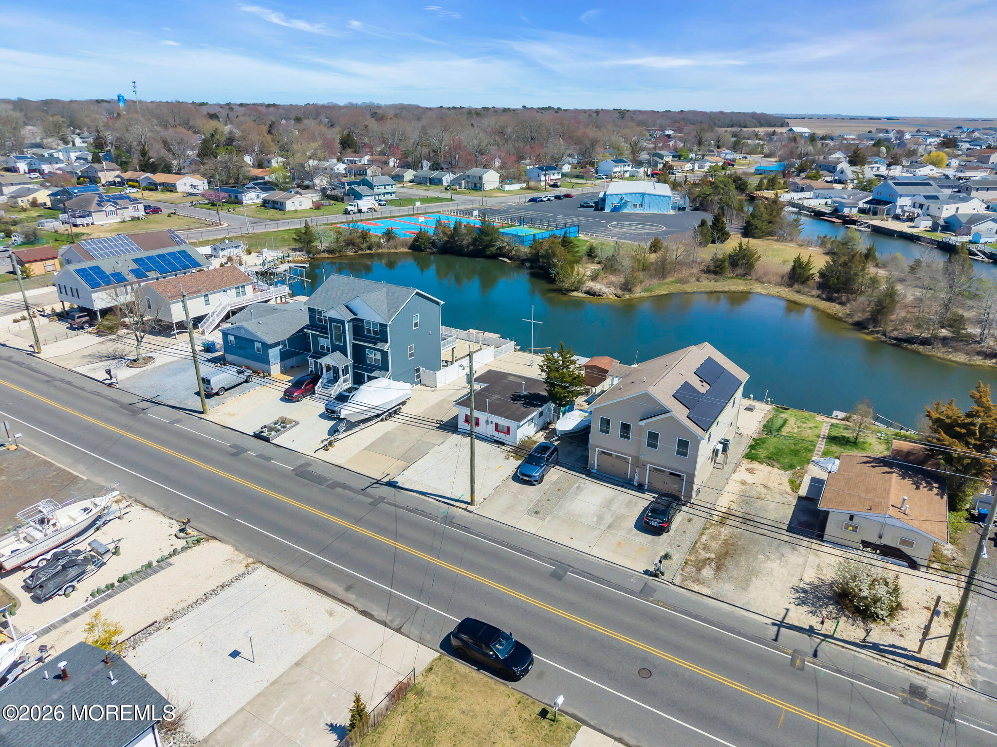 413 Twin Lakes Boulevard