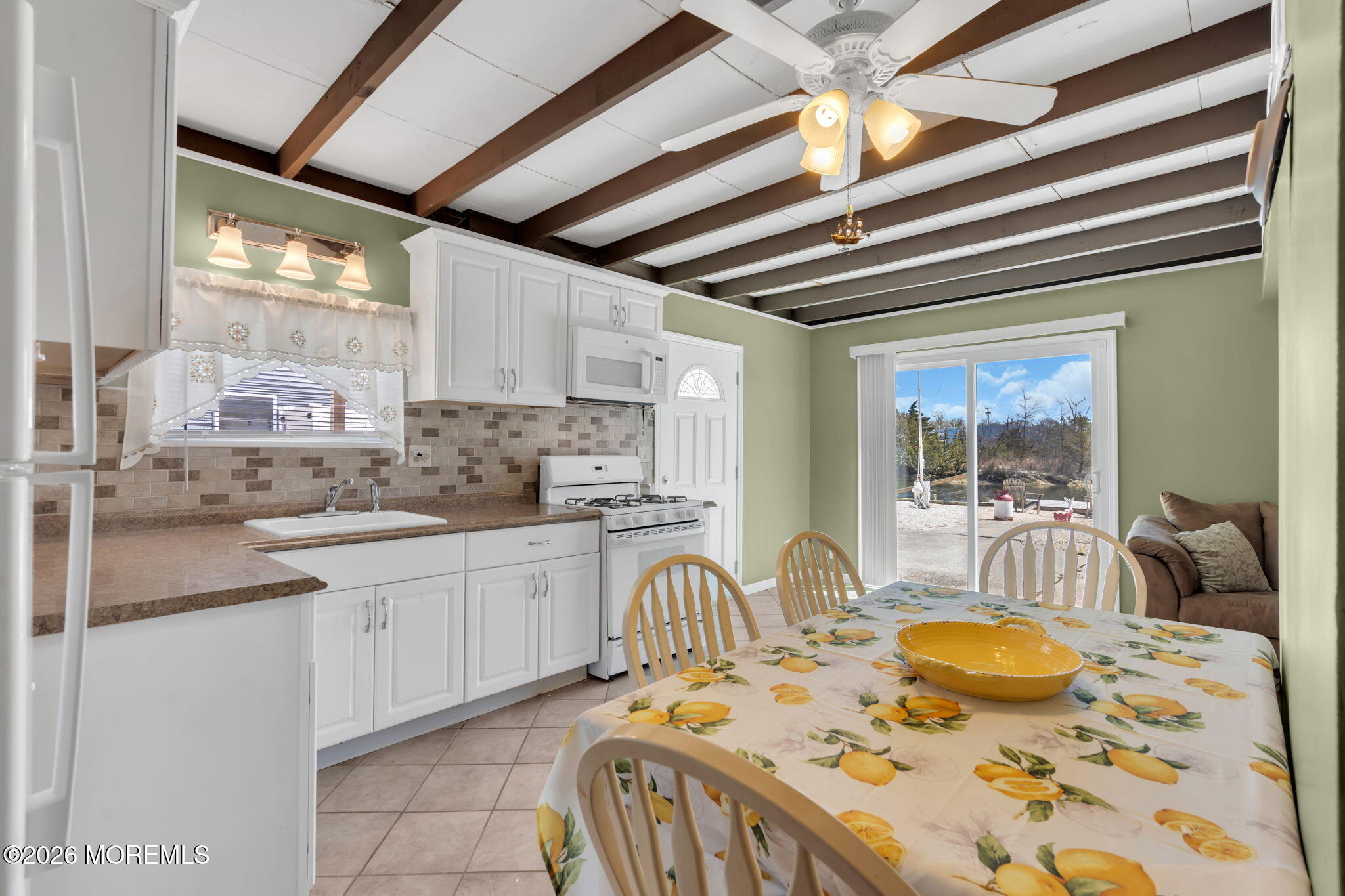 413 Twin Lakes Boulevard