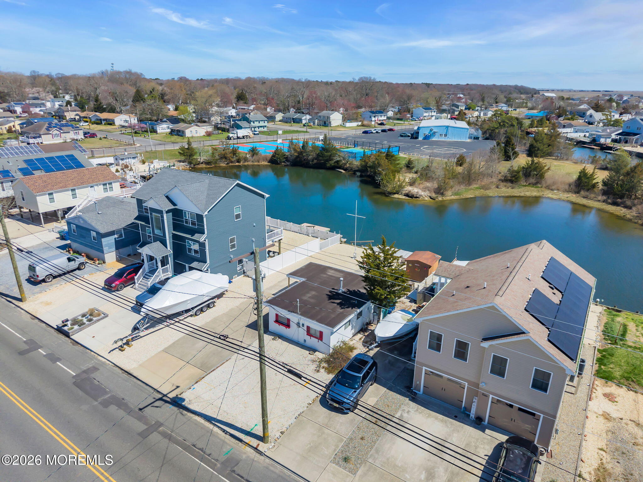 413 Twin Lakes Boulevard