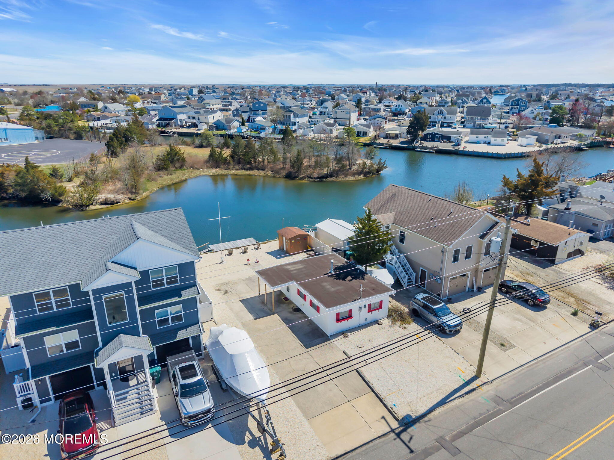 413 Twin Lakes Boulevard