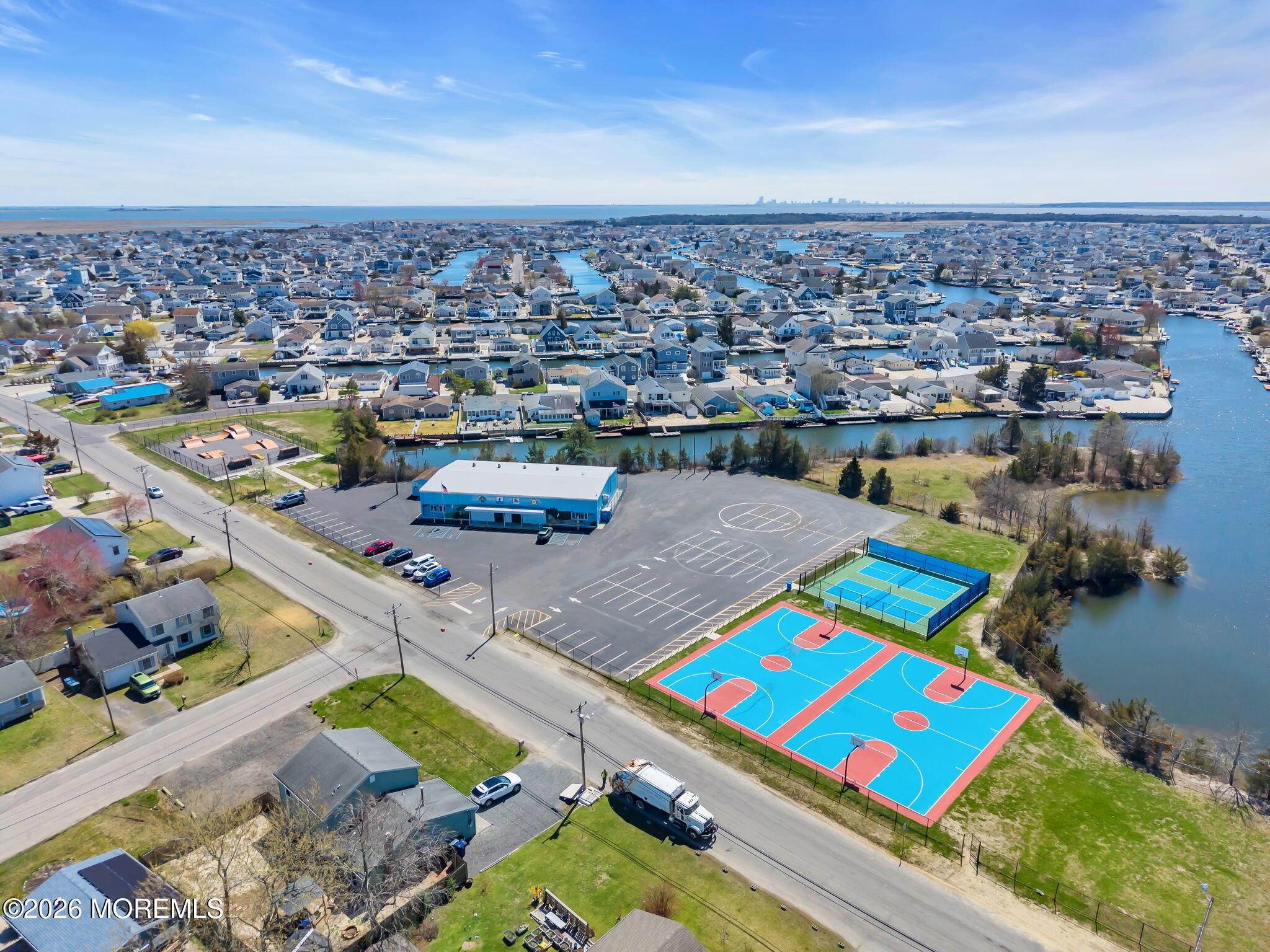 413 Twin Lakes Boulevard