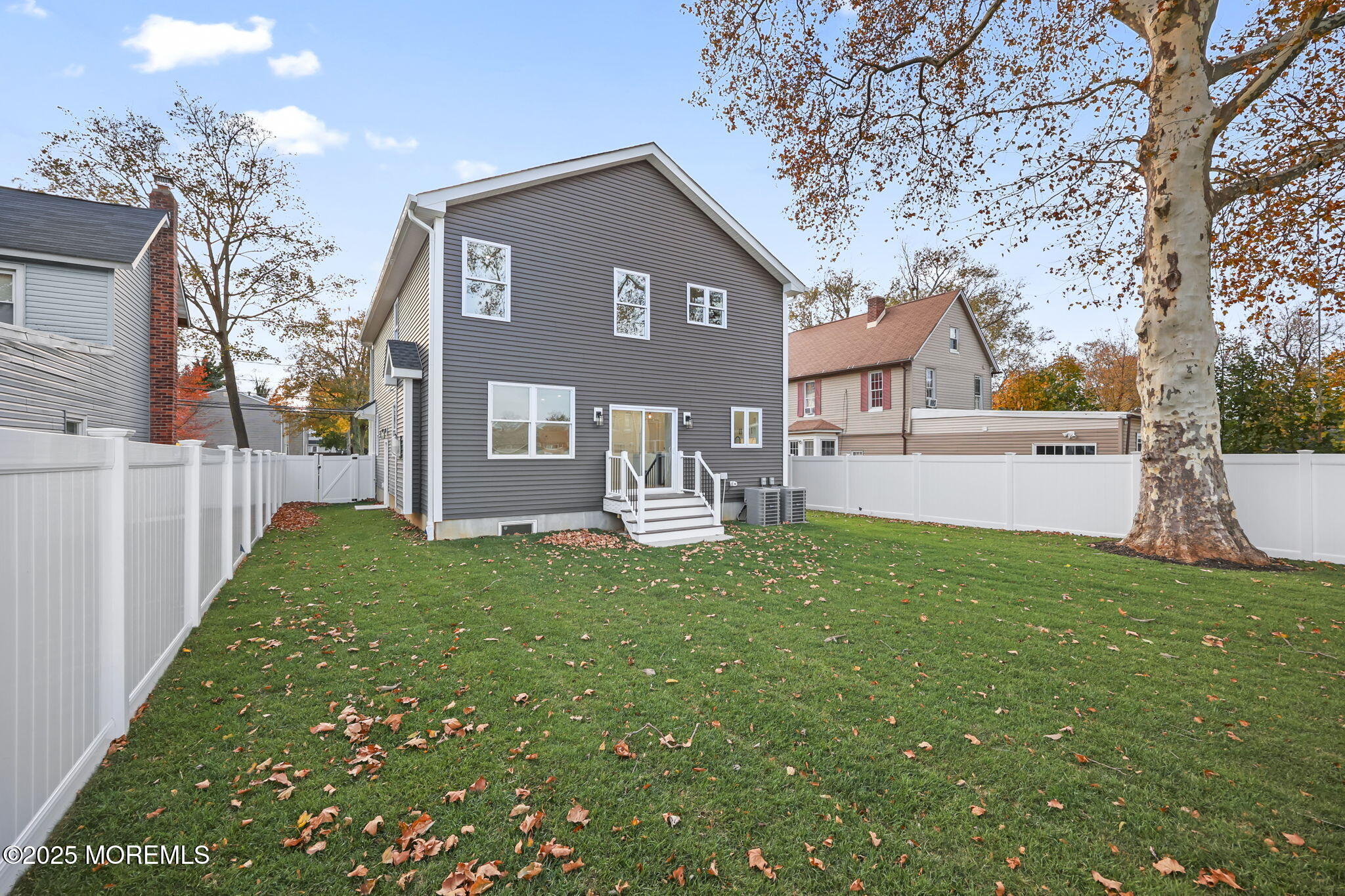 211 Rockwell Avenue