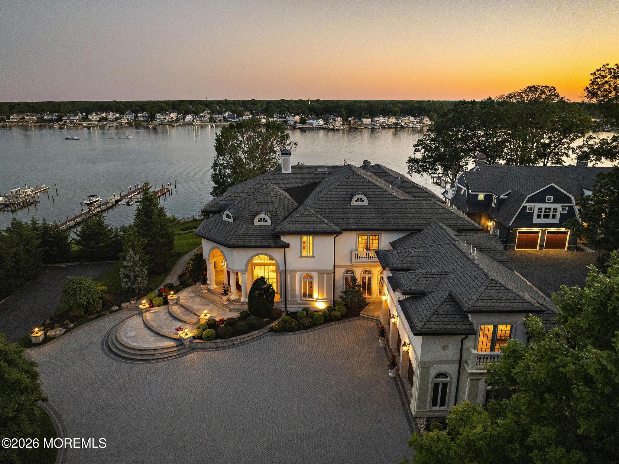 1015 Forrest Road