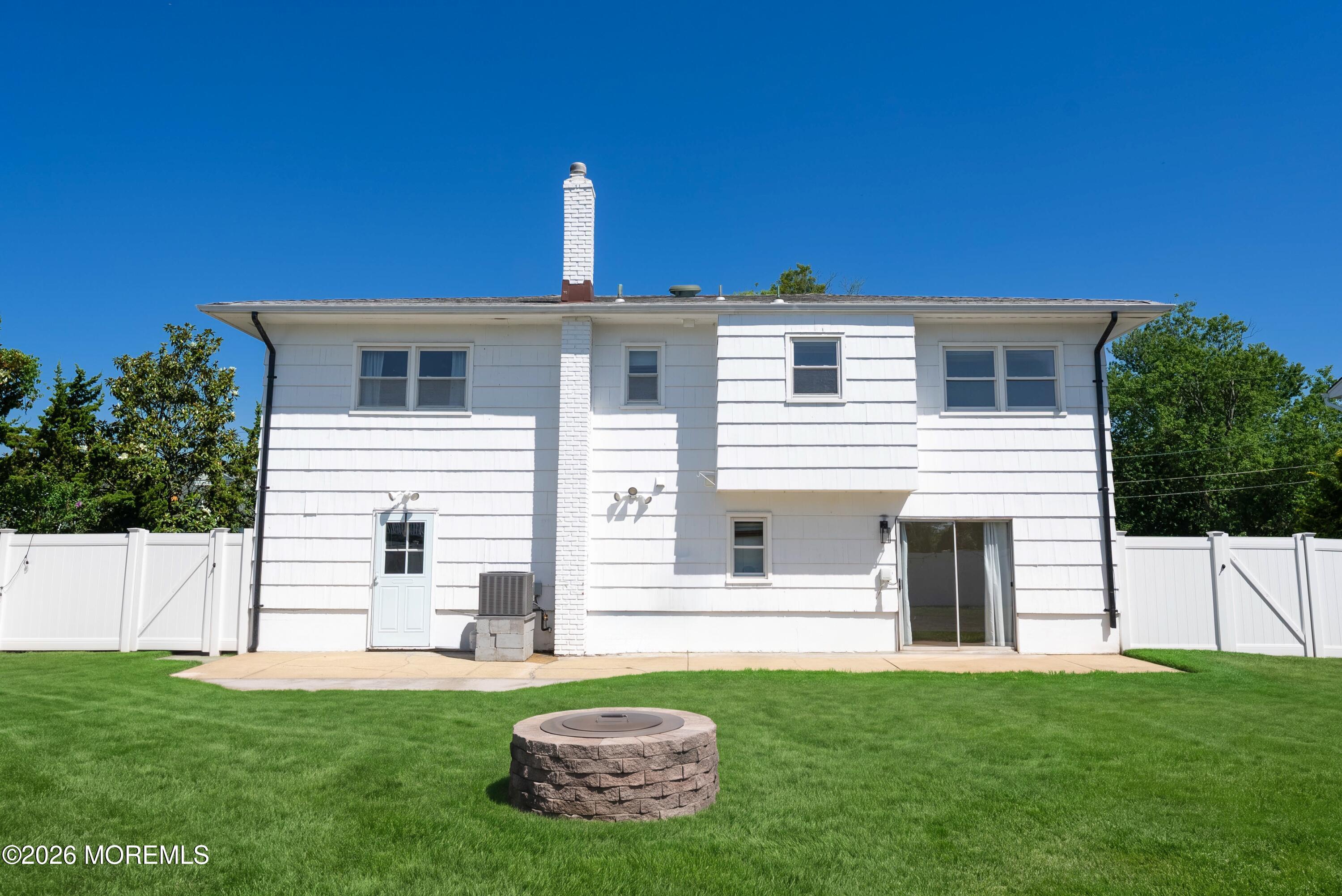8 Woolley Street